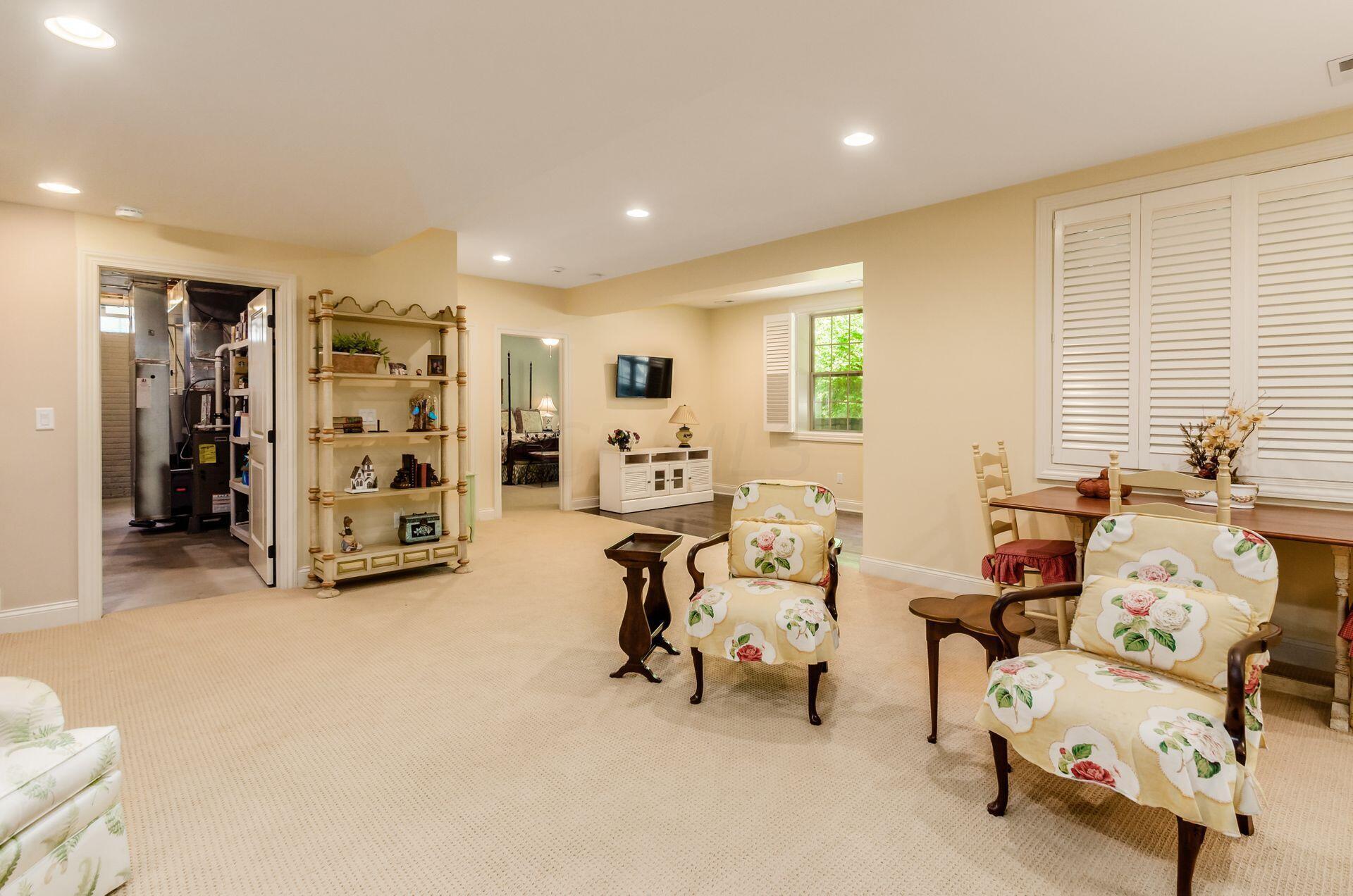 393 Ridgemoor Lane