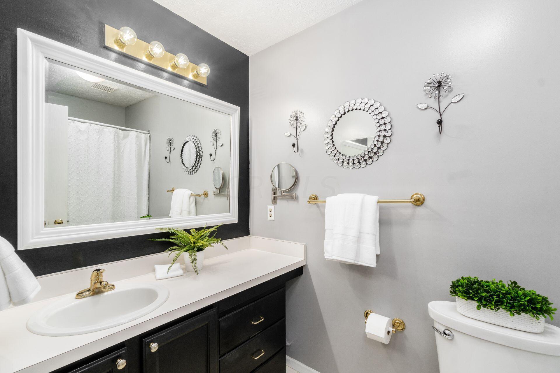 937 Glyn Jones Court