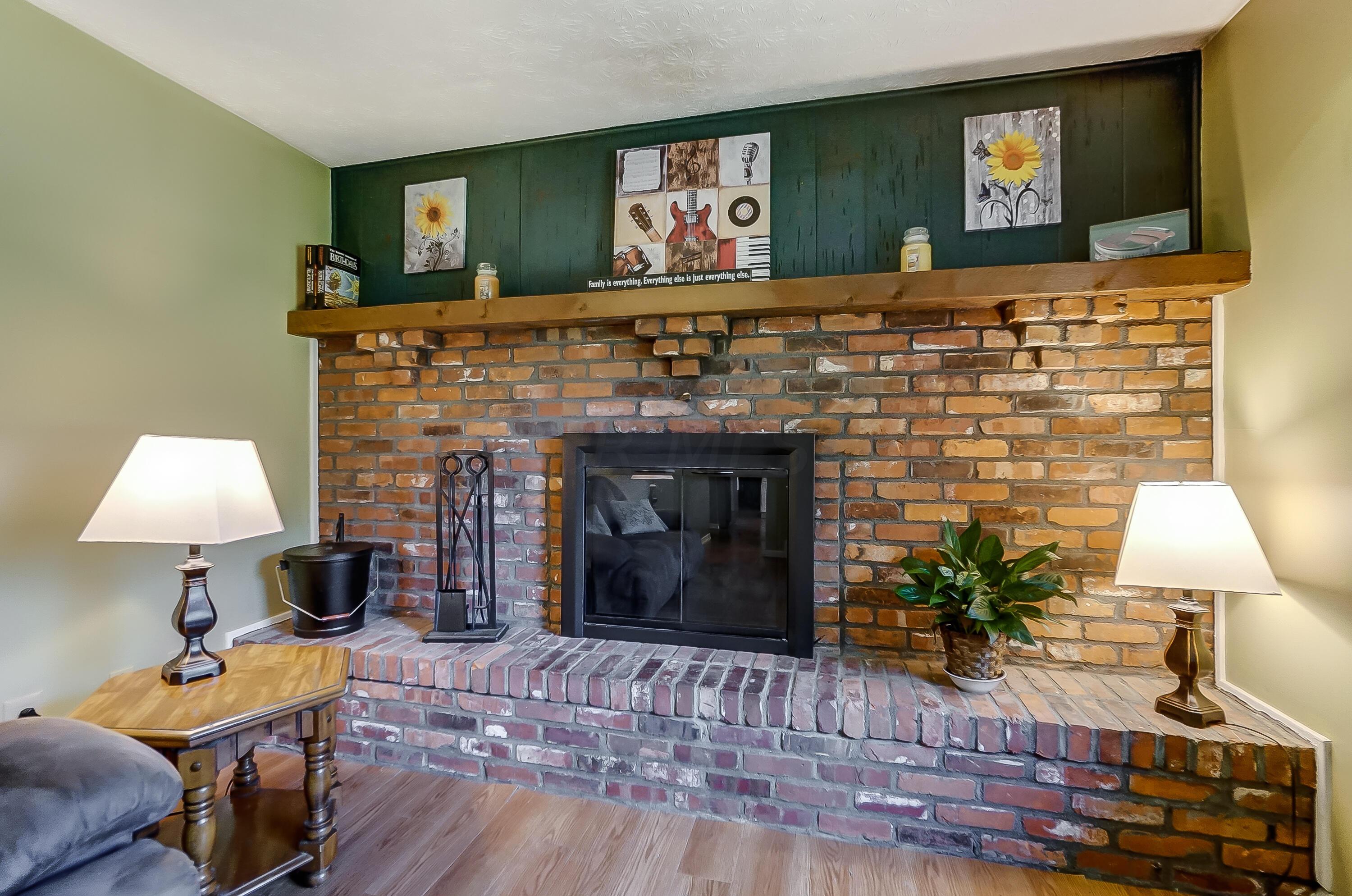 22 Walnut View Court S