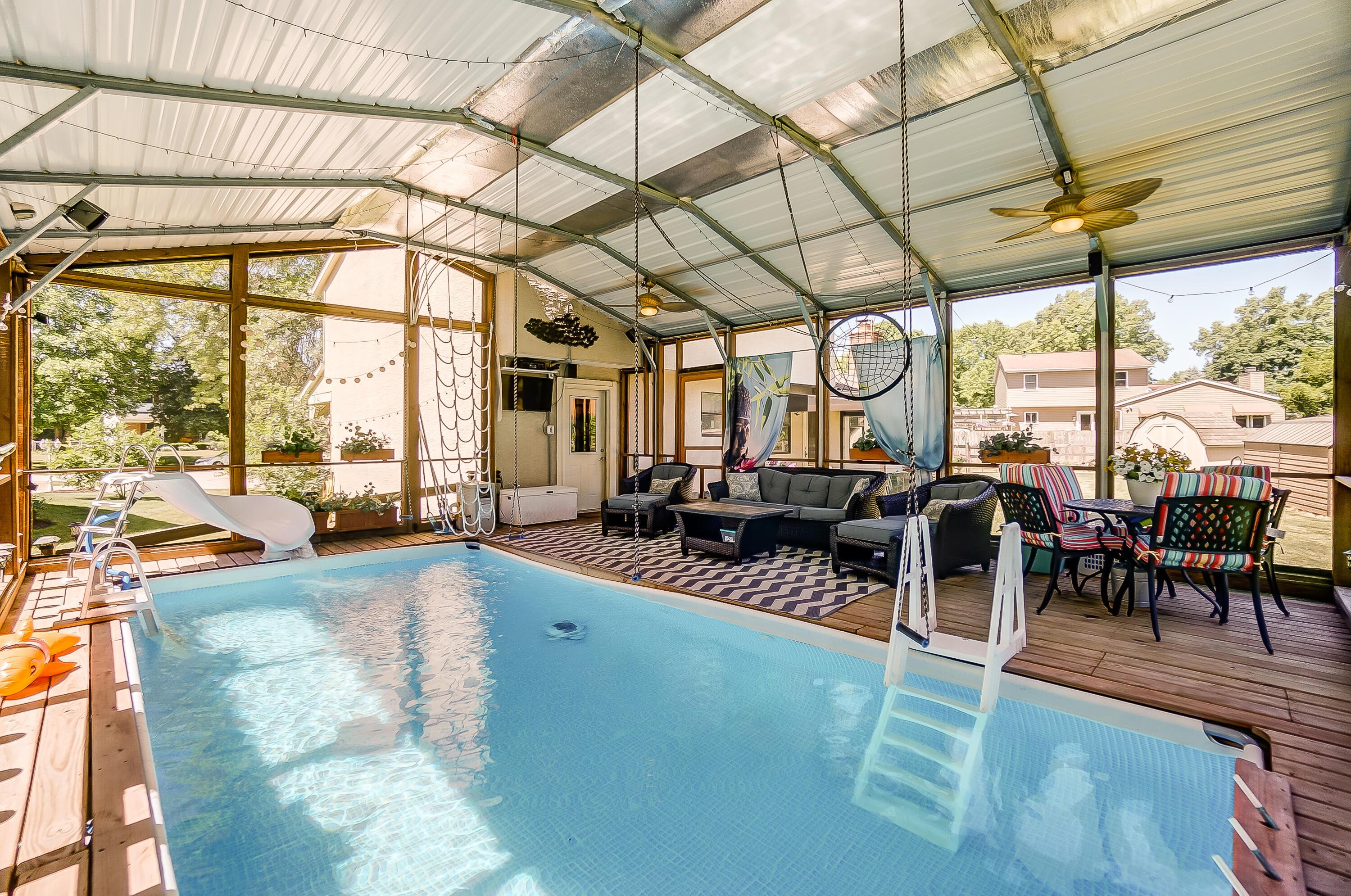 22 Walnut View Court S