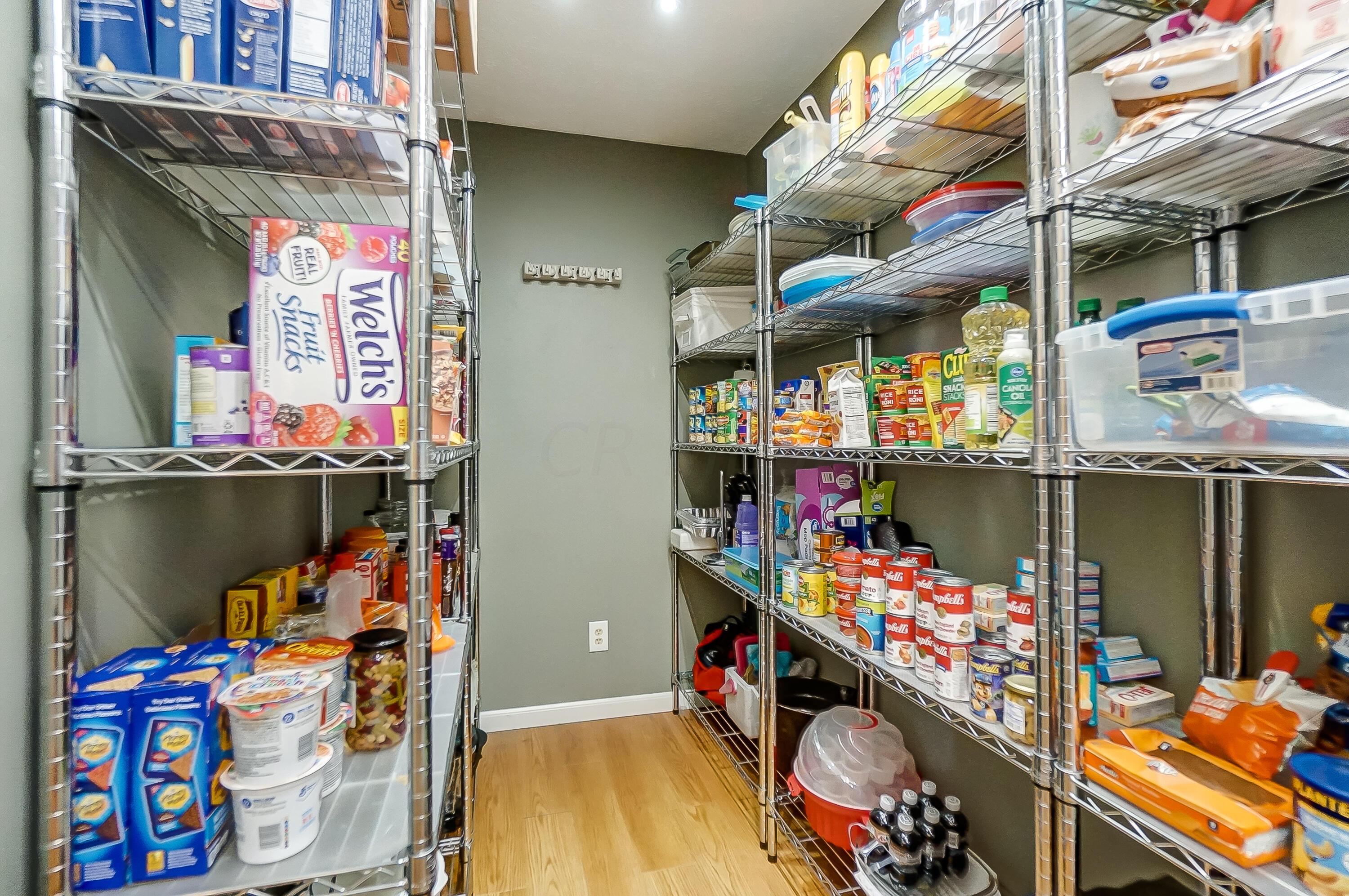 22 Walnut View Court S