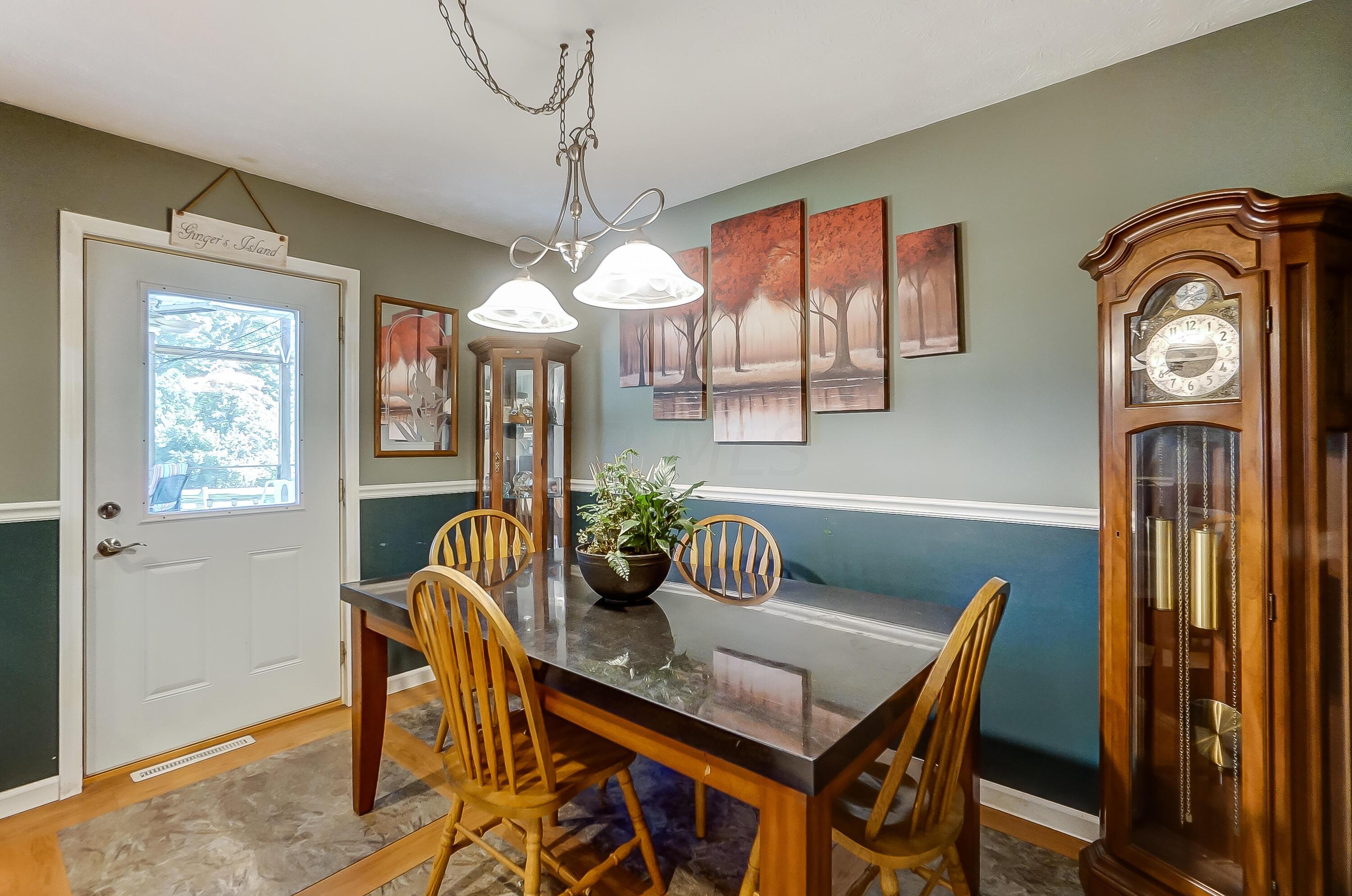 22 Walnut View Court S