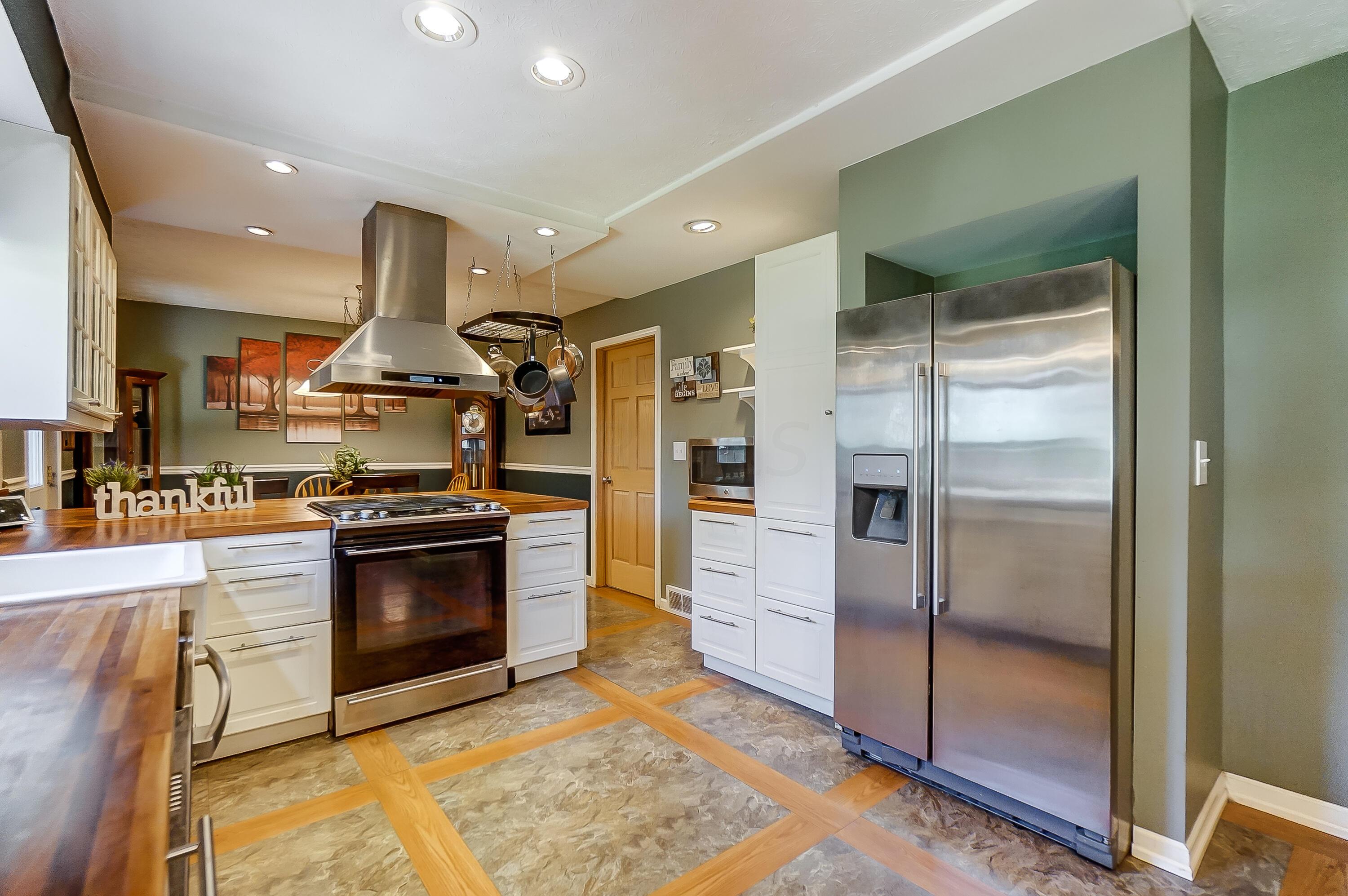 22 Walnut View Court S