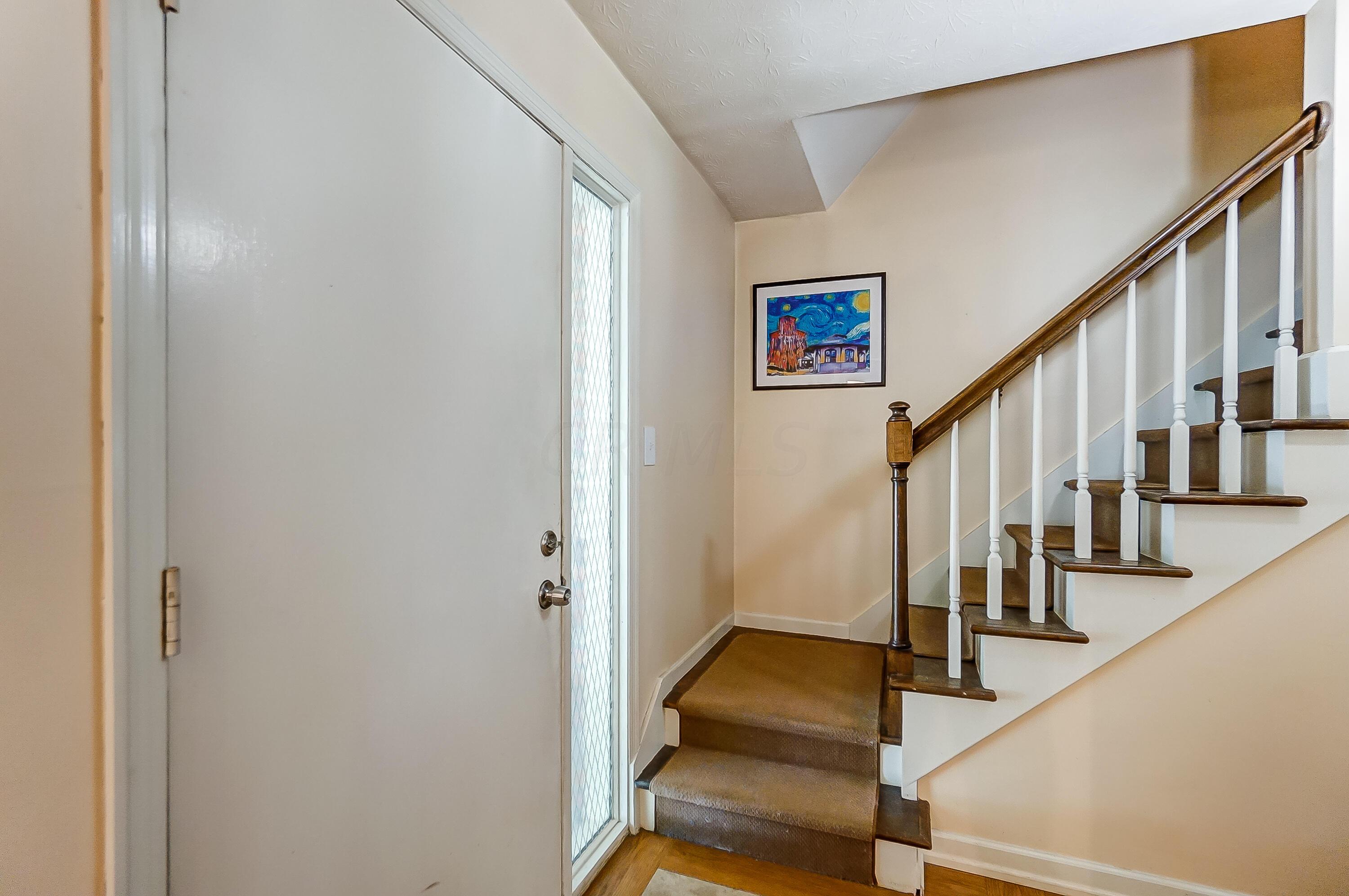 22 Walnut View Court S