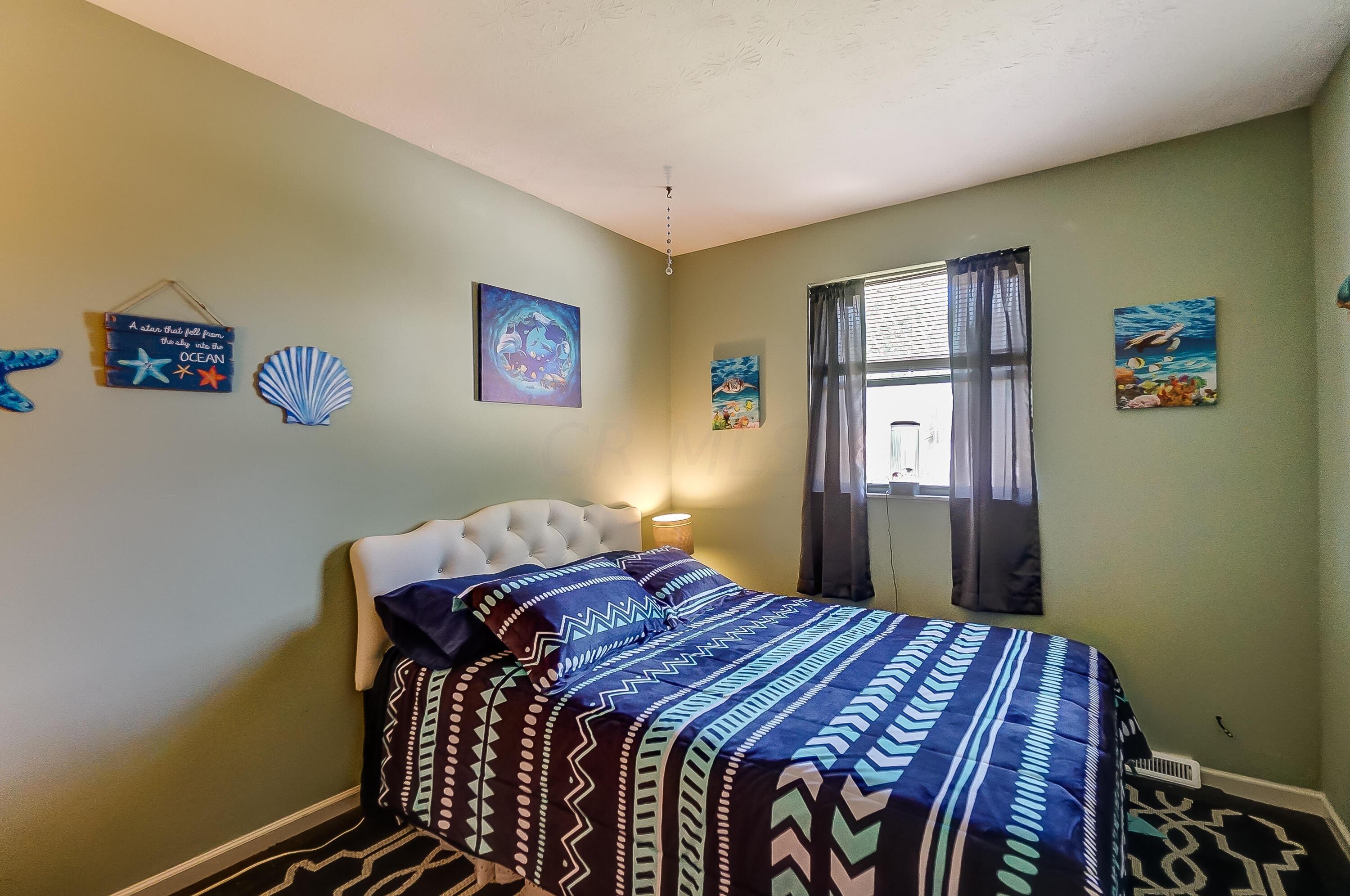 22 Walnut View Court S