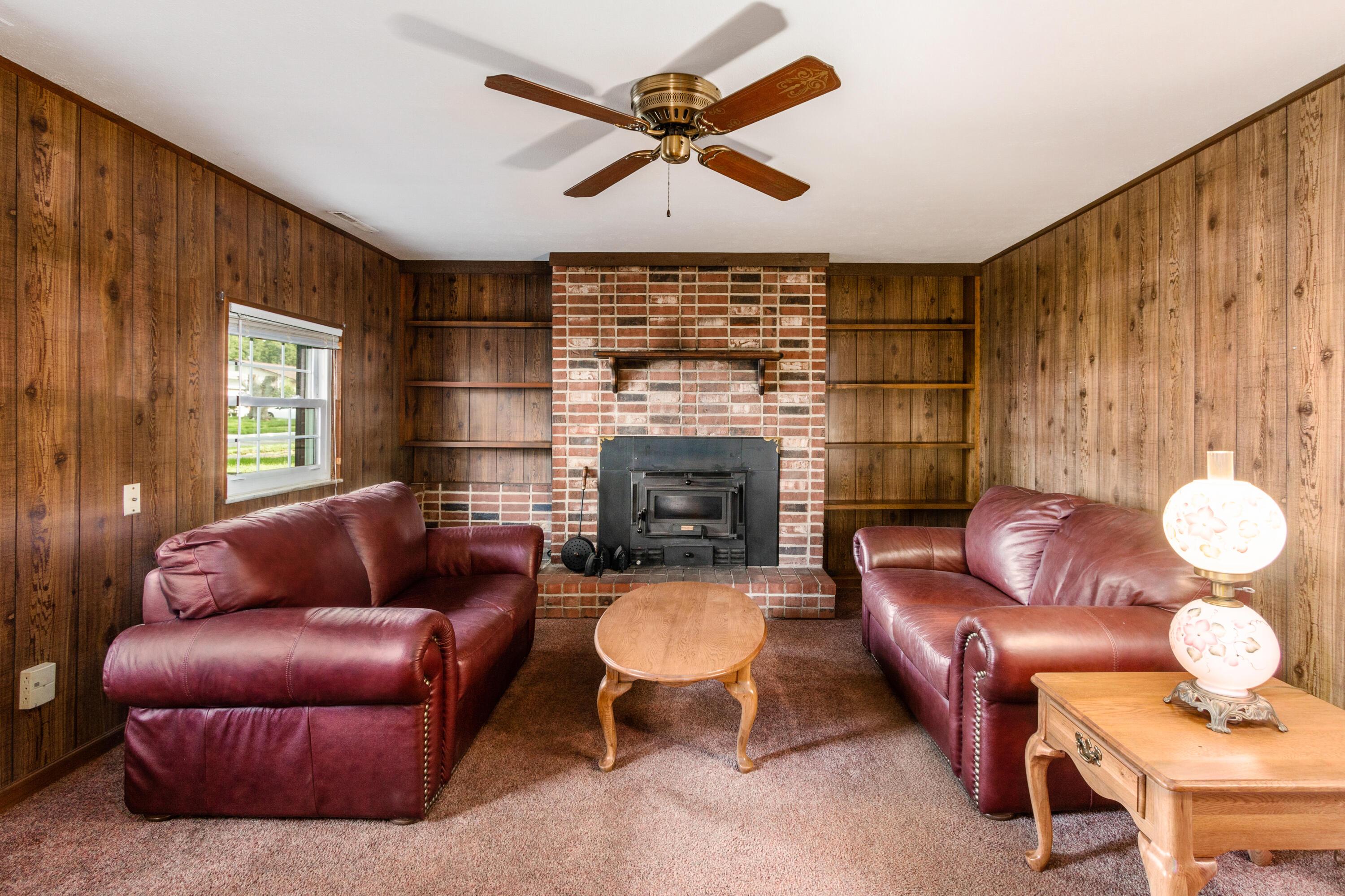 440 Deerwood Avenue E