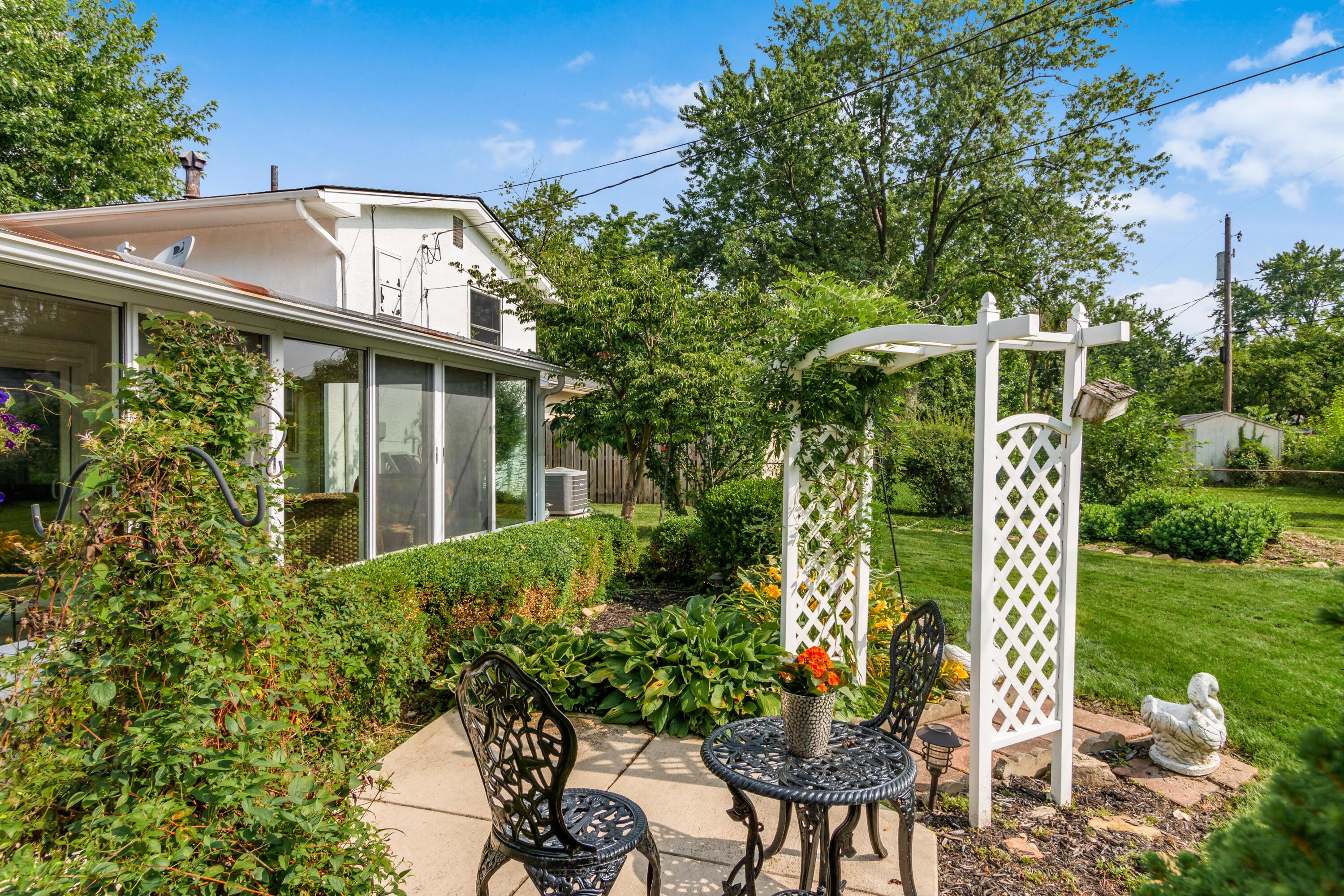 440 Deerwood Avenue E