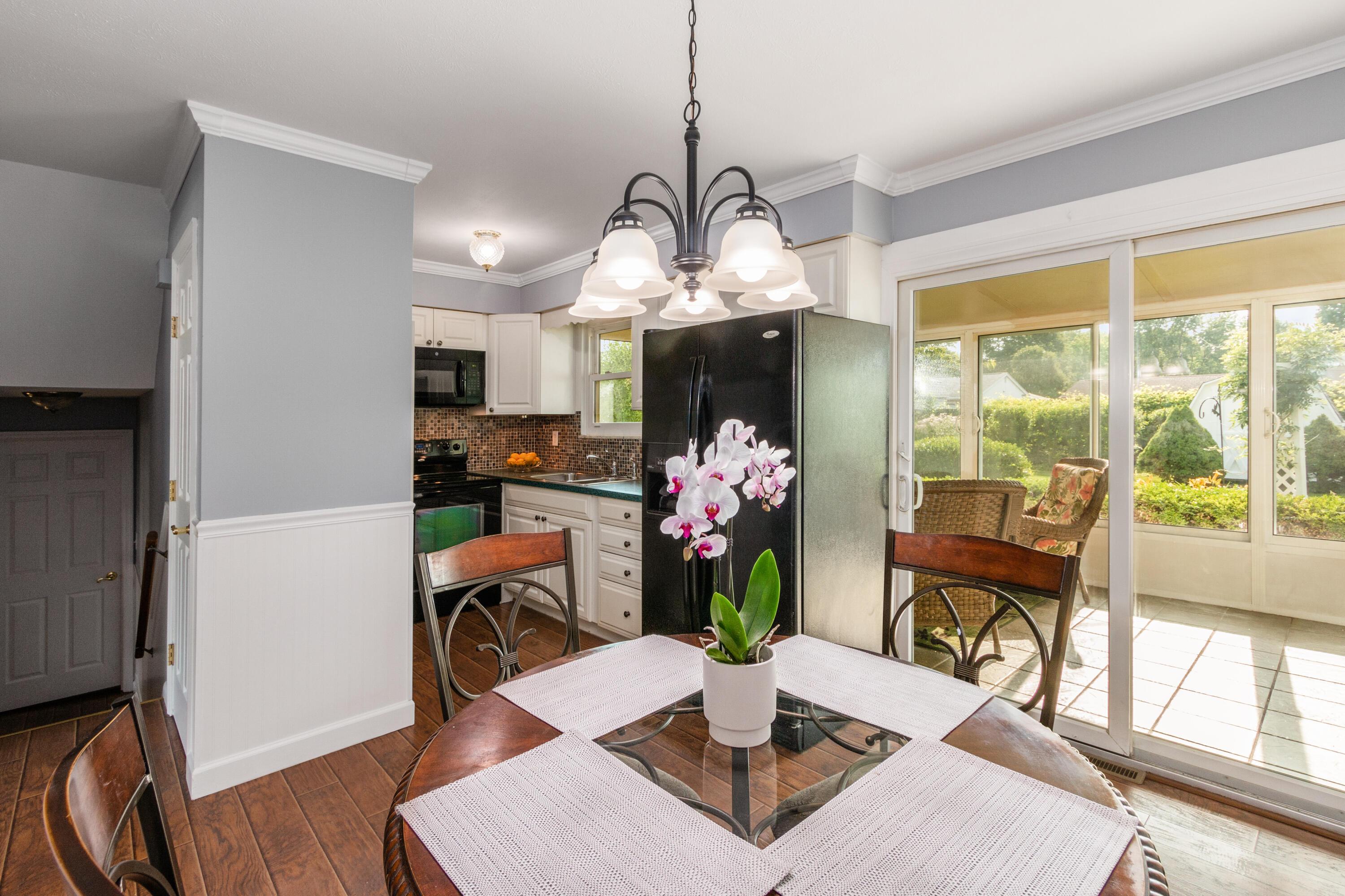 440 Deerwood Avenue E