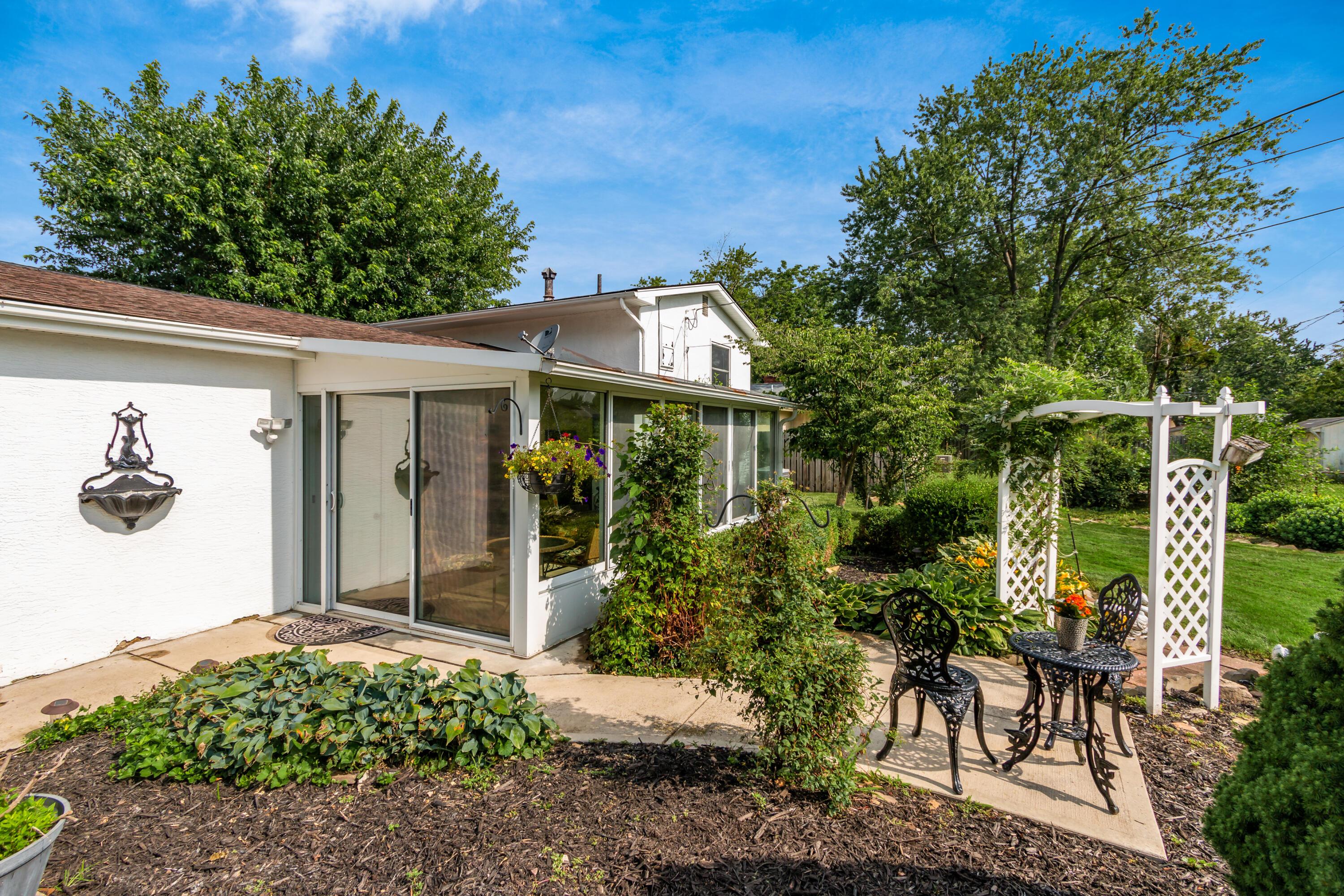 440 Deerwood Avenue E