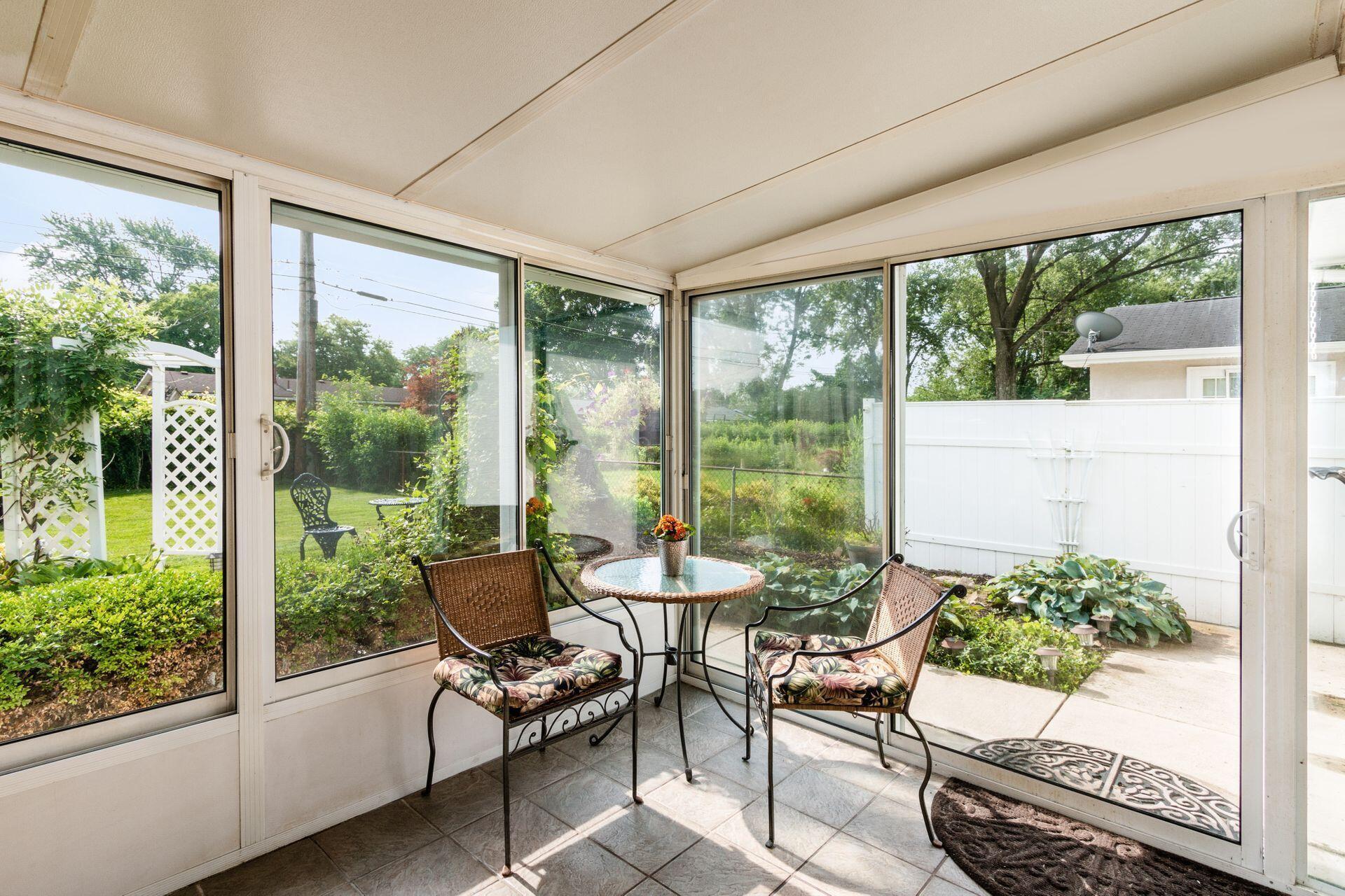 440 Deerwood Avenue E