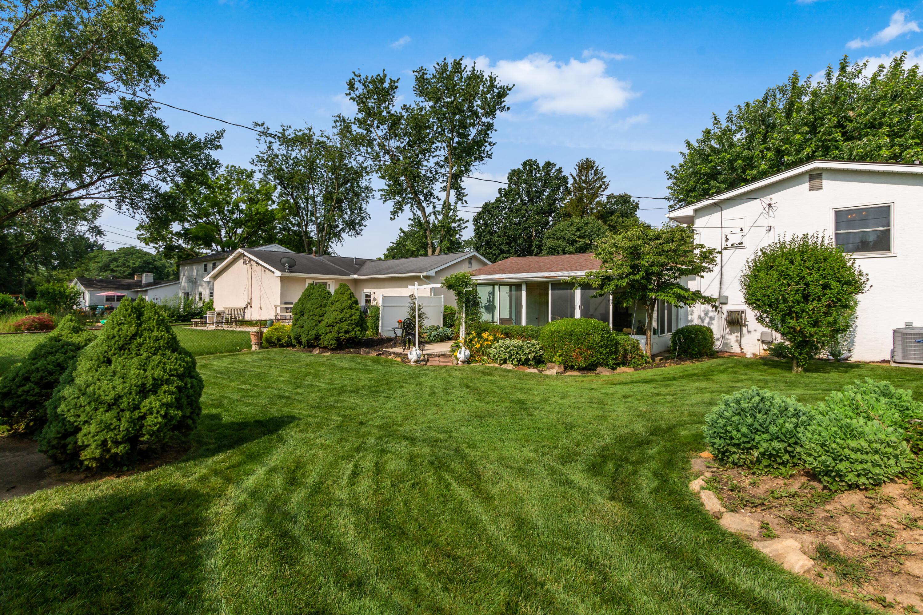 440 Deerwood Avenue E