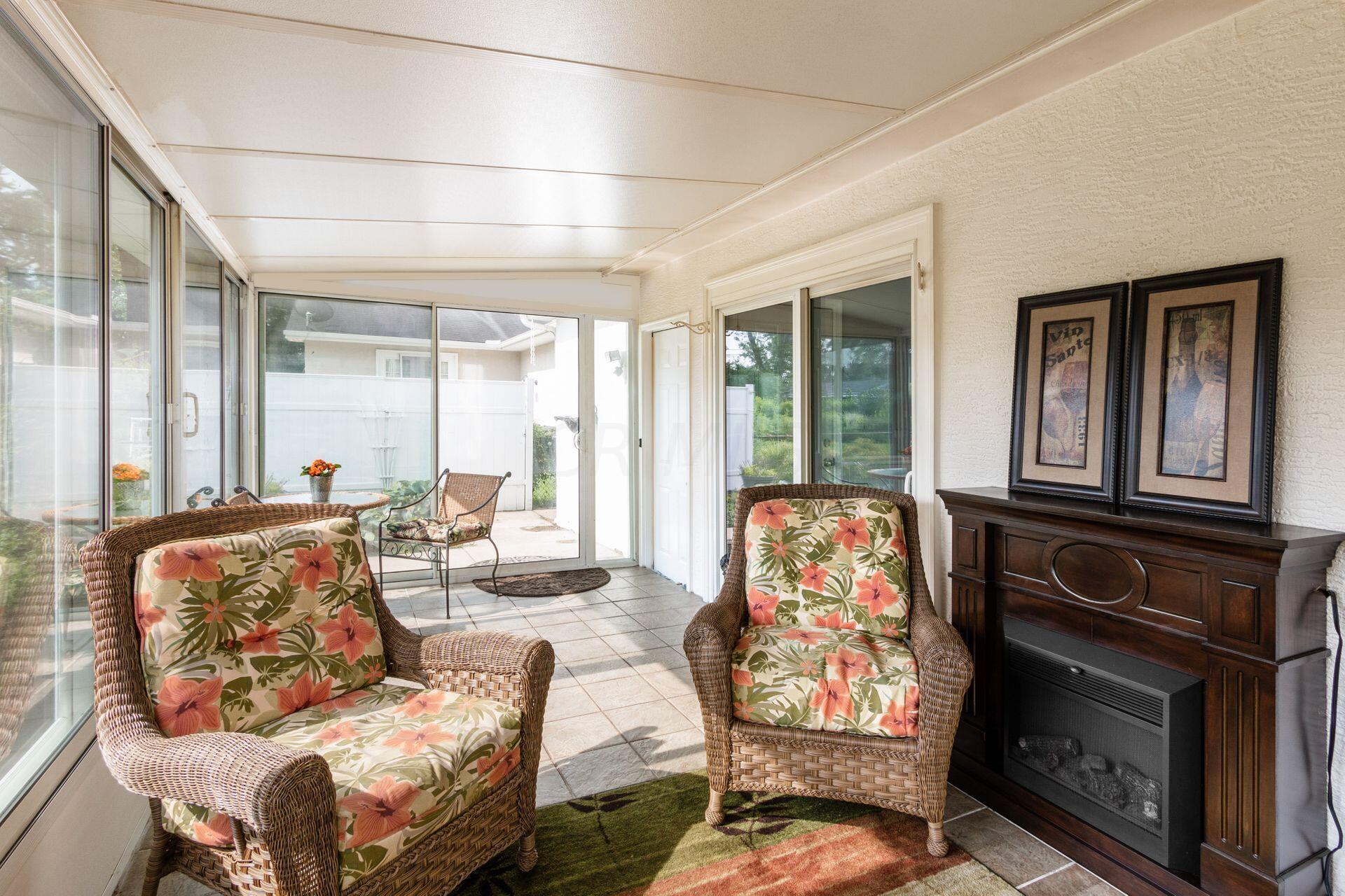 440 Deerwood Avenue E