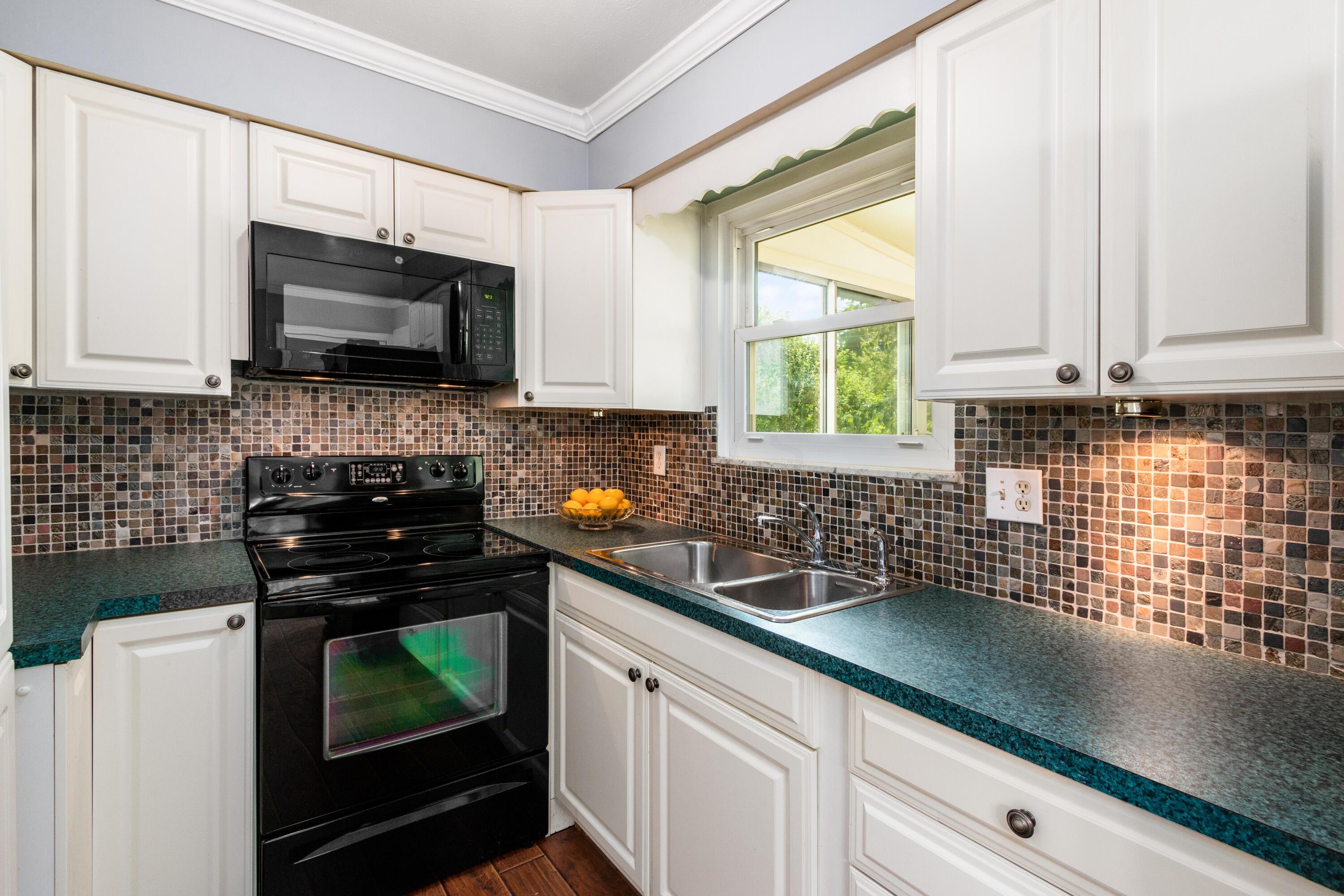 440 Deerwood Avenue E