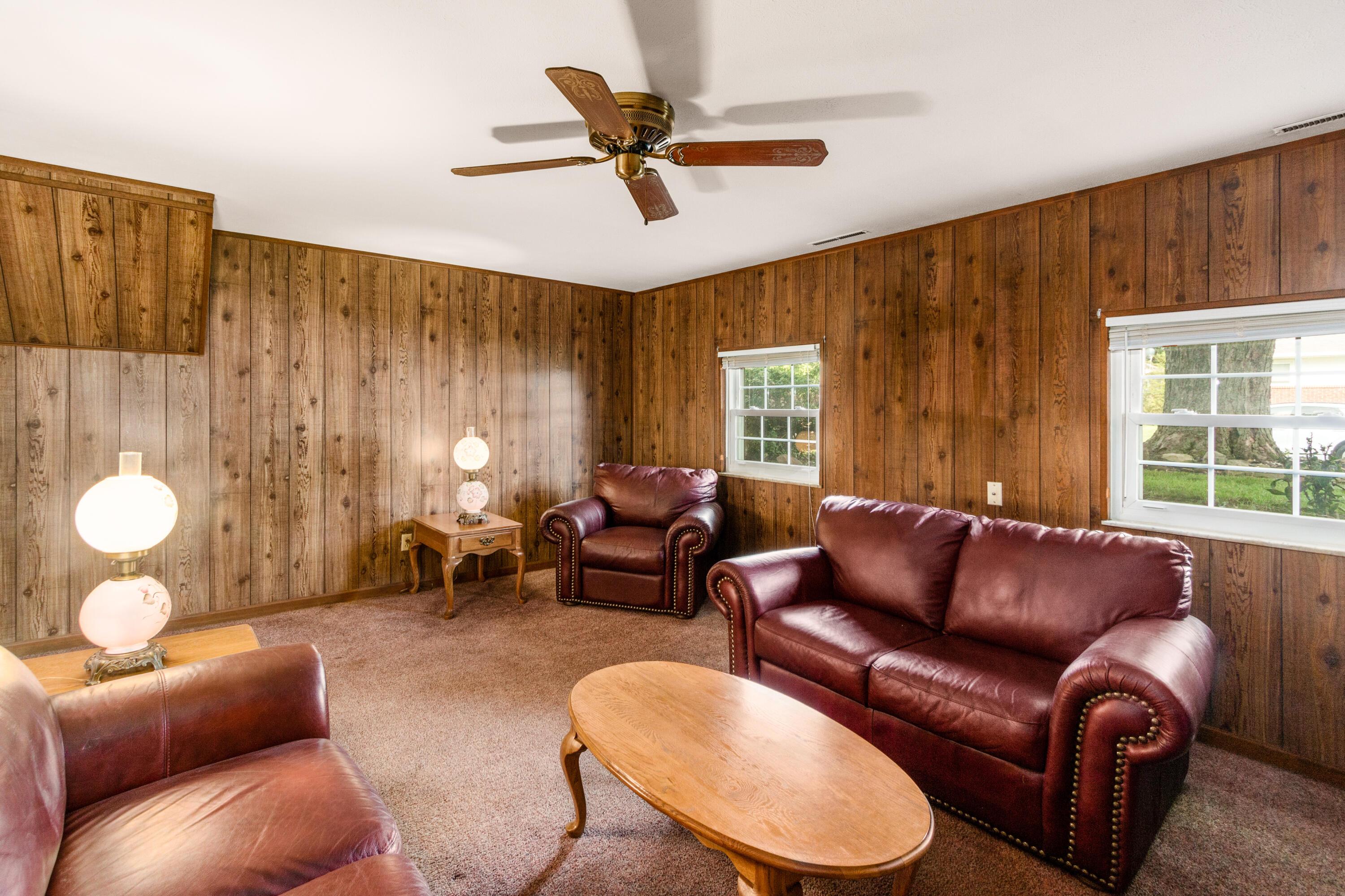 440 Deerwood Avenue E