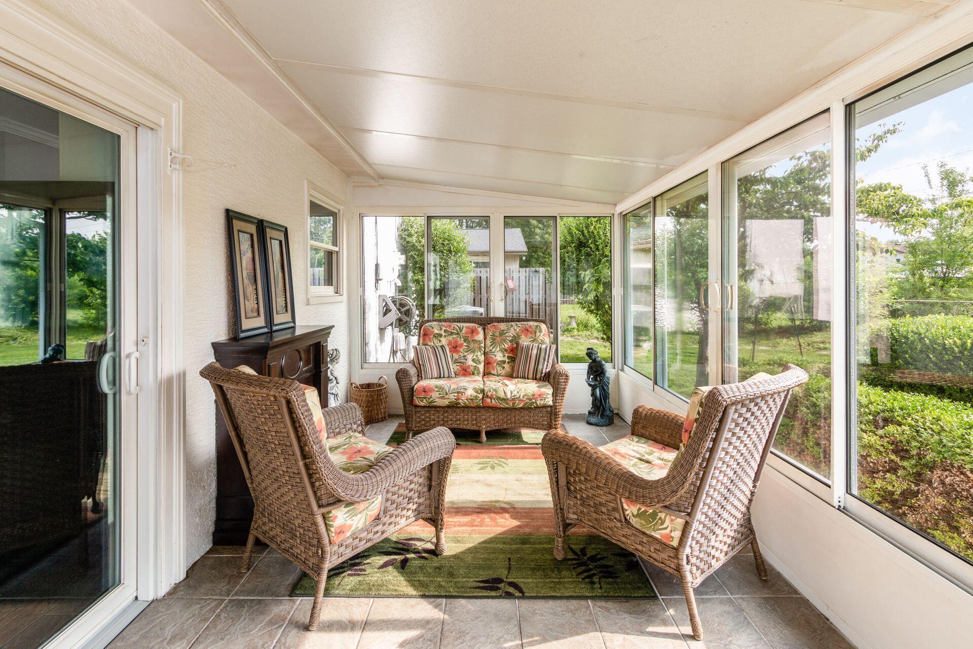 440 Deerwood Avenue E