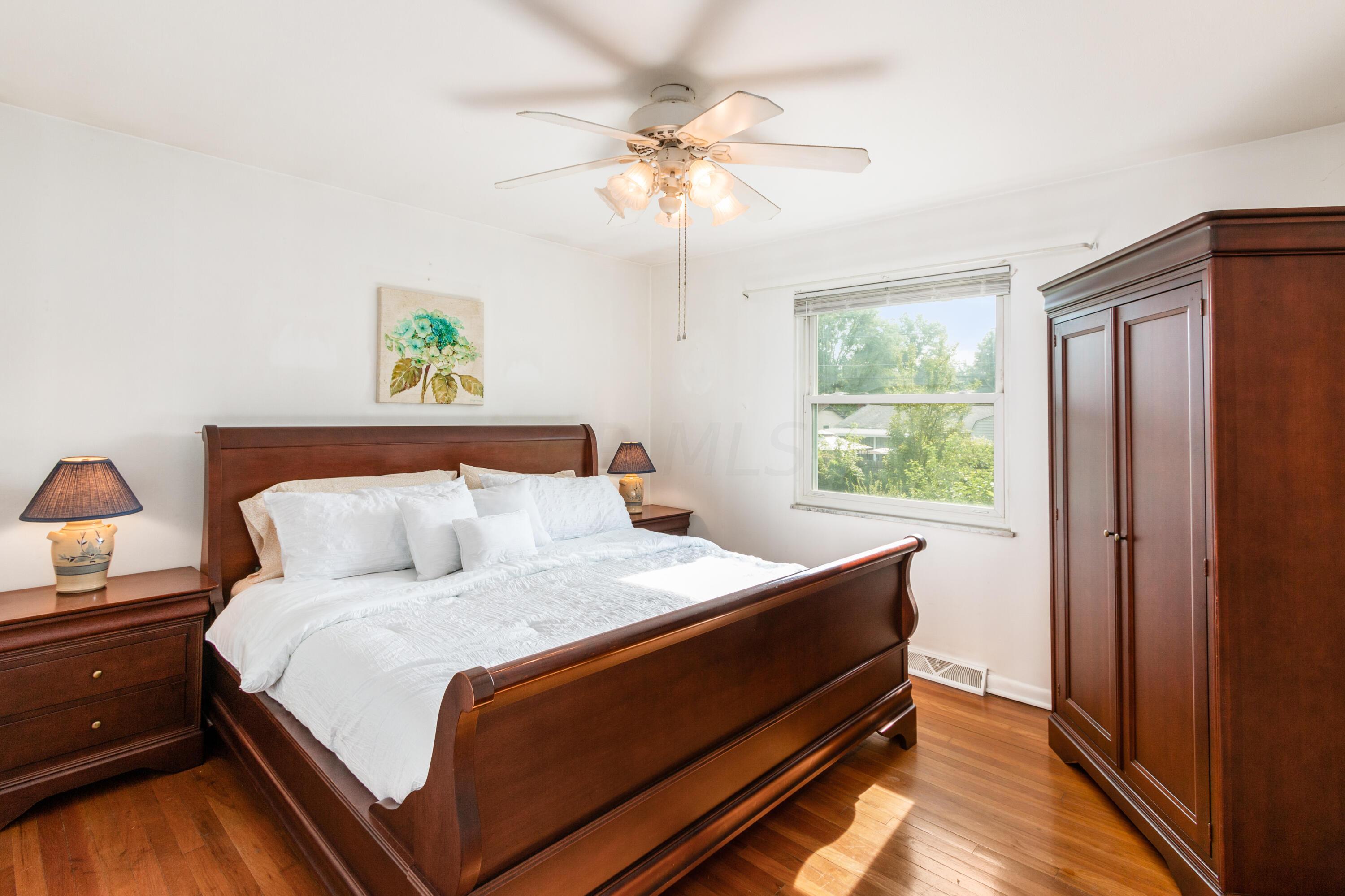 440 Deerwood Avenue E