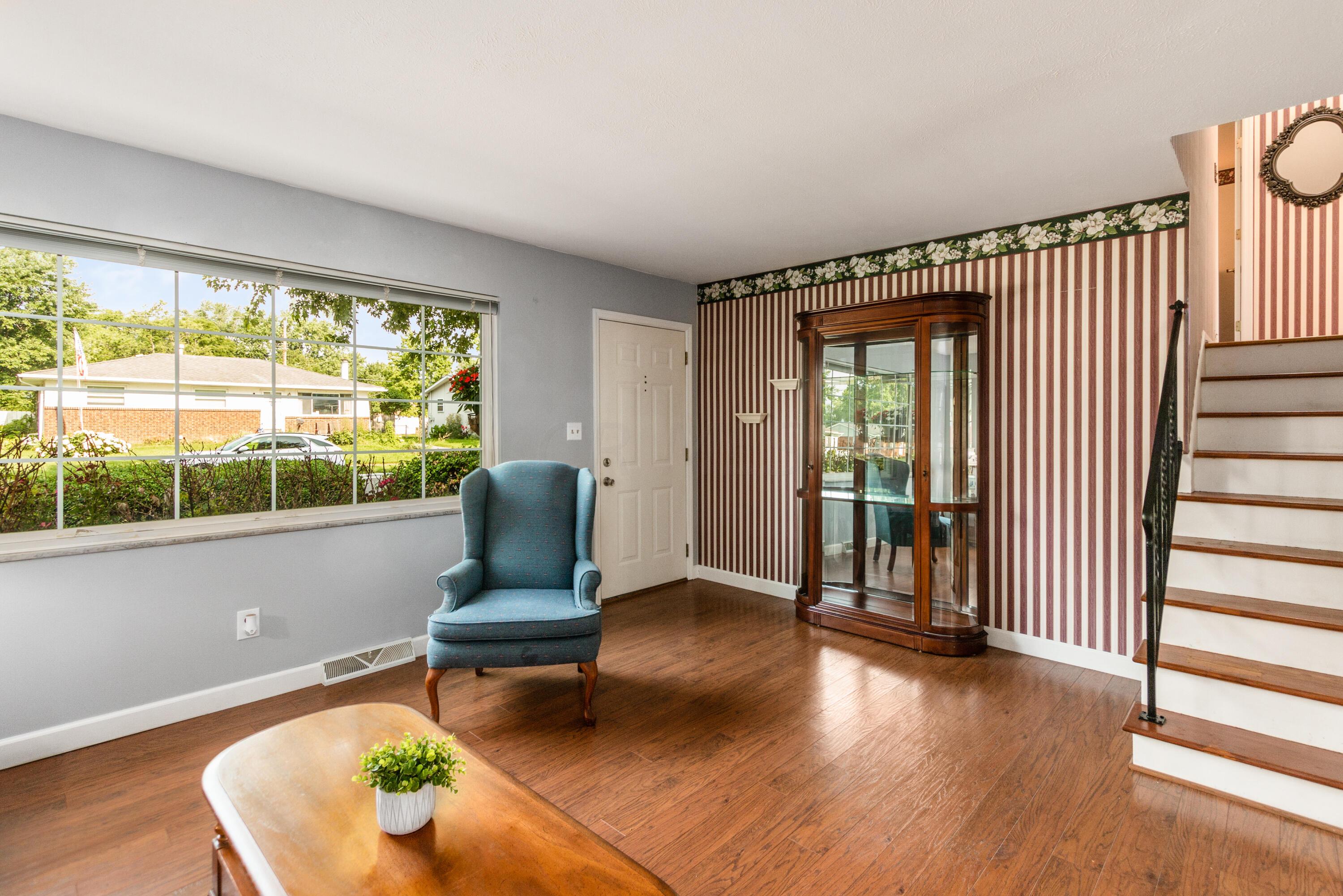 440 Deerwood Avenue E