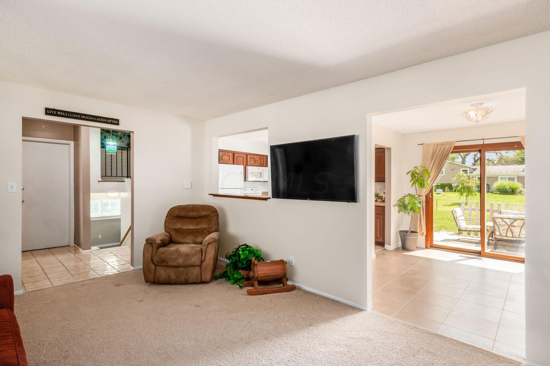 548 Leacrest Place W