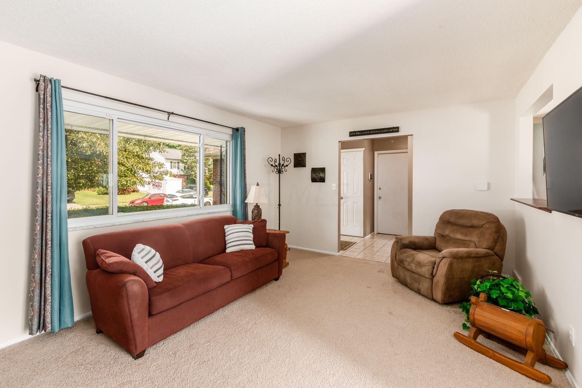 548 Leacrest Place W