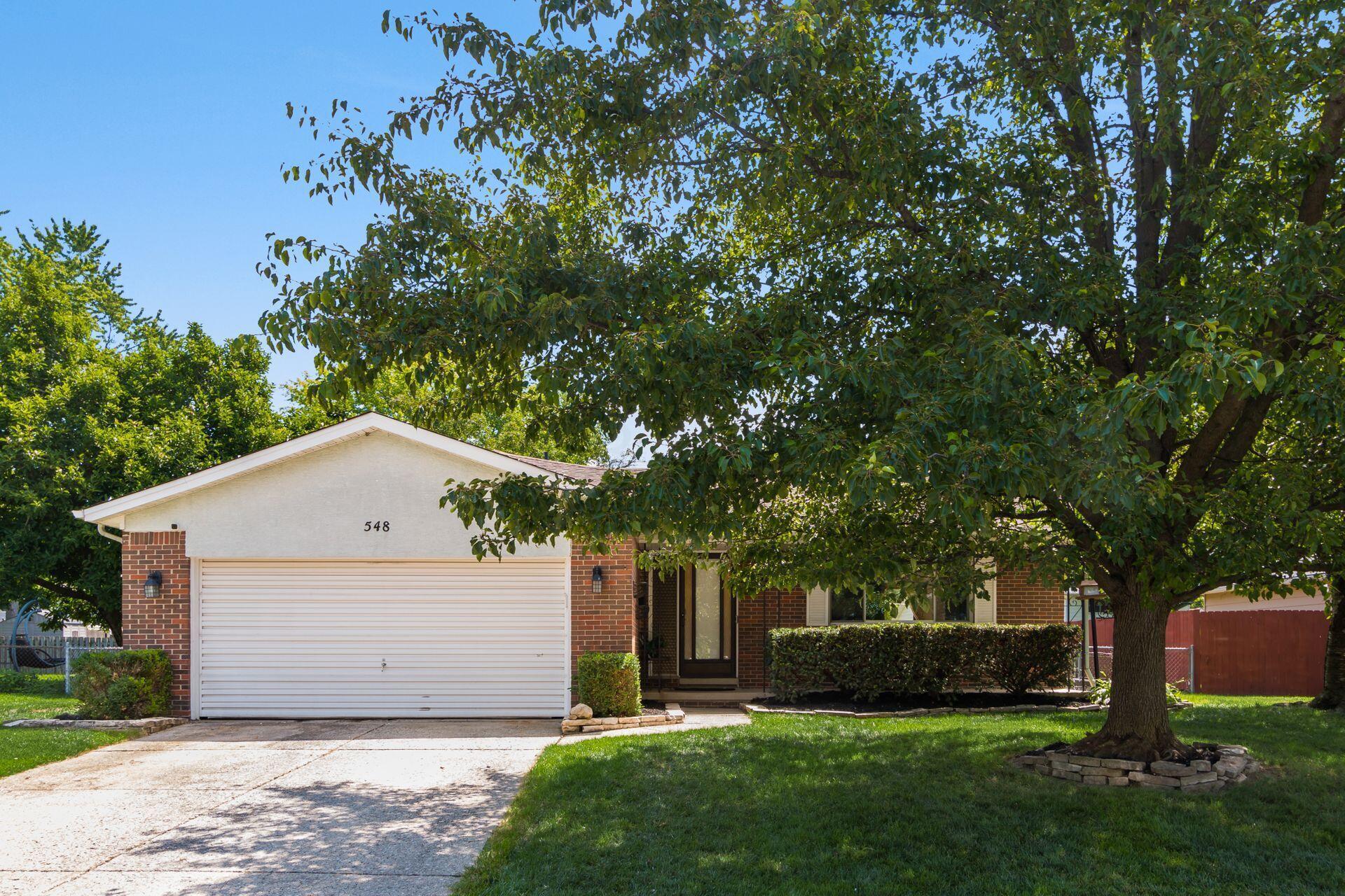 548 Leacrest Place W