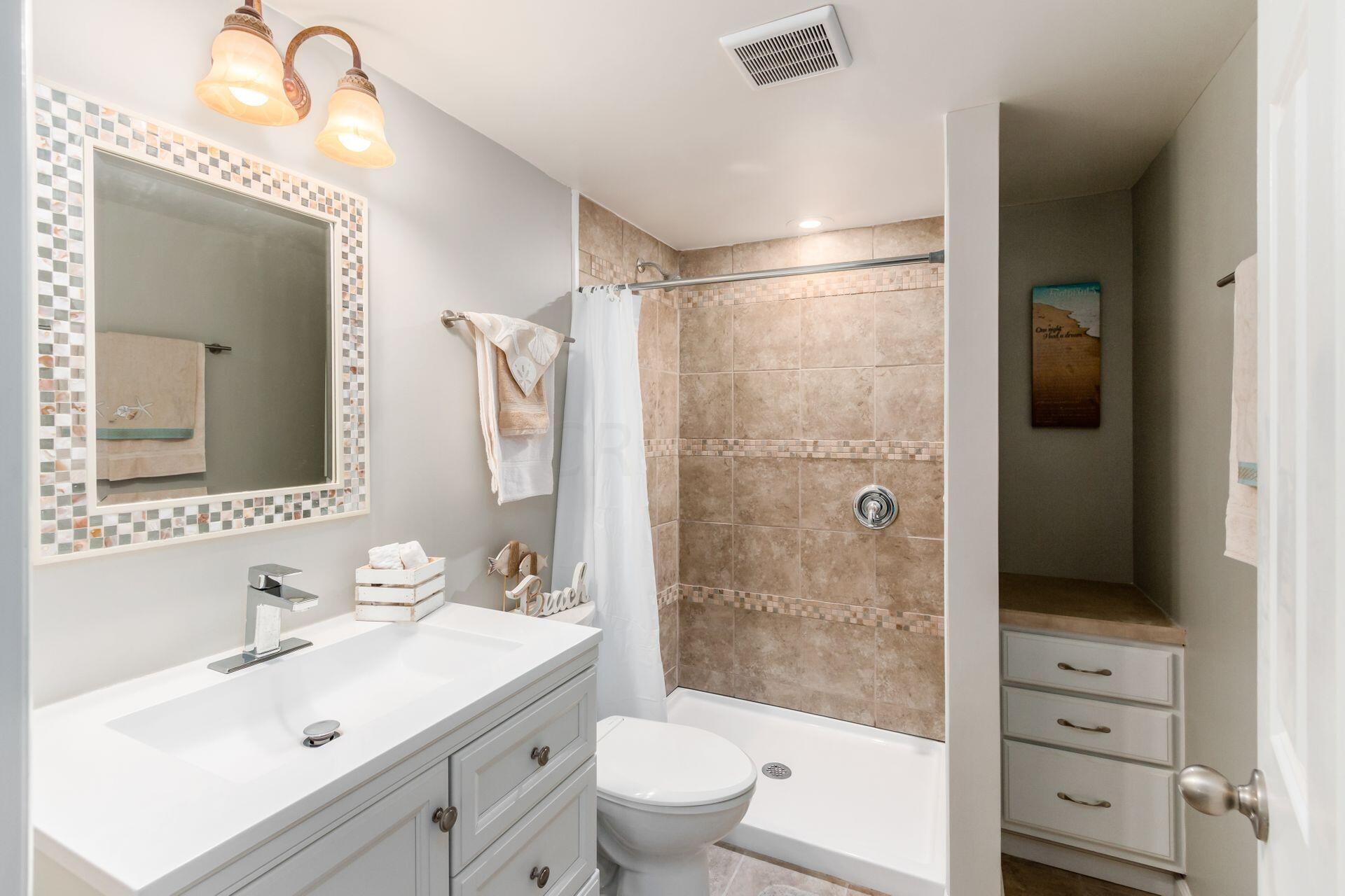 548 Leacrest Place W