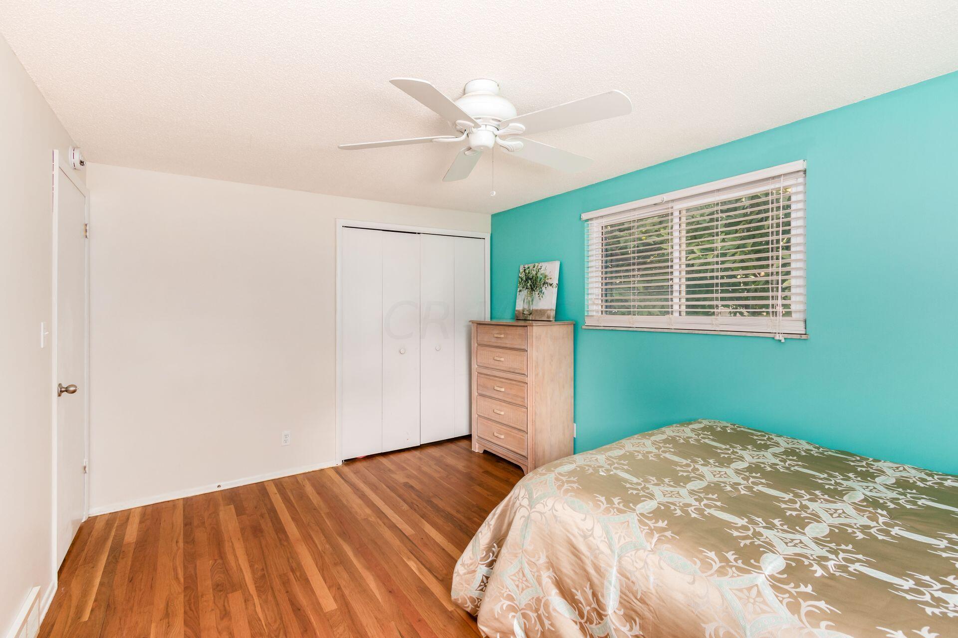 548 Leacrest Place W