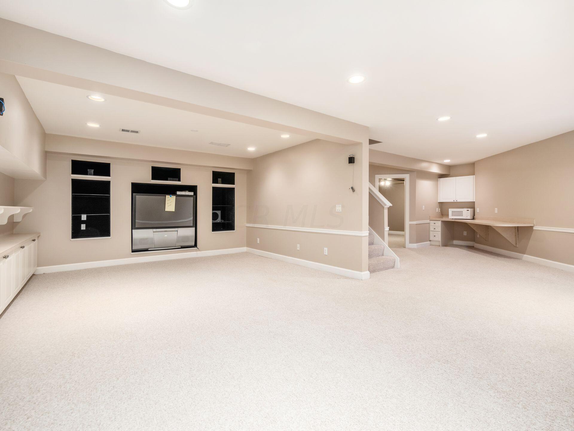 5075 Highland Lakes Avenue