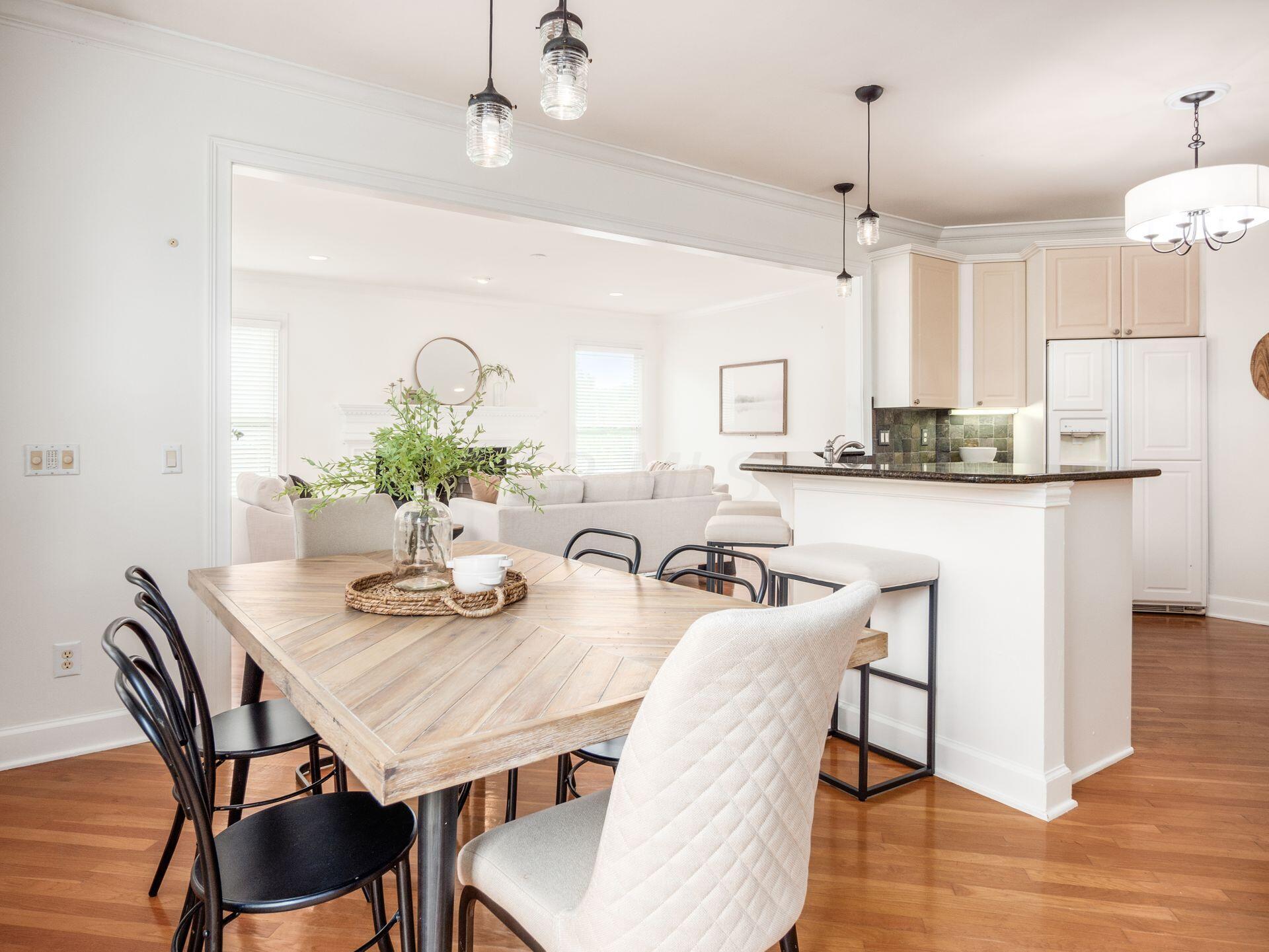 5075 Highland Lakes Avenue