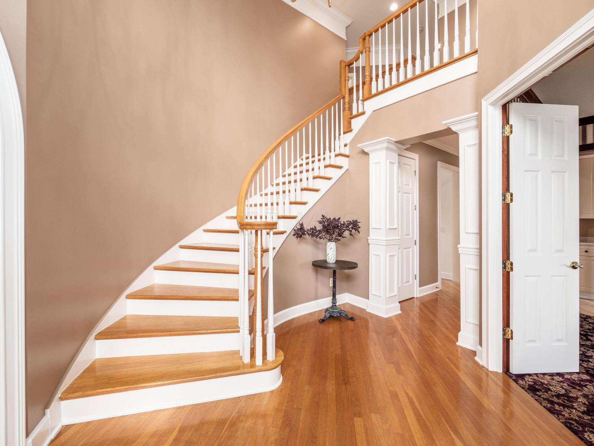 5075 Highland Lakes Avenue