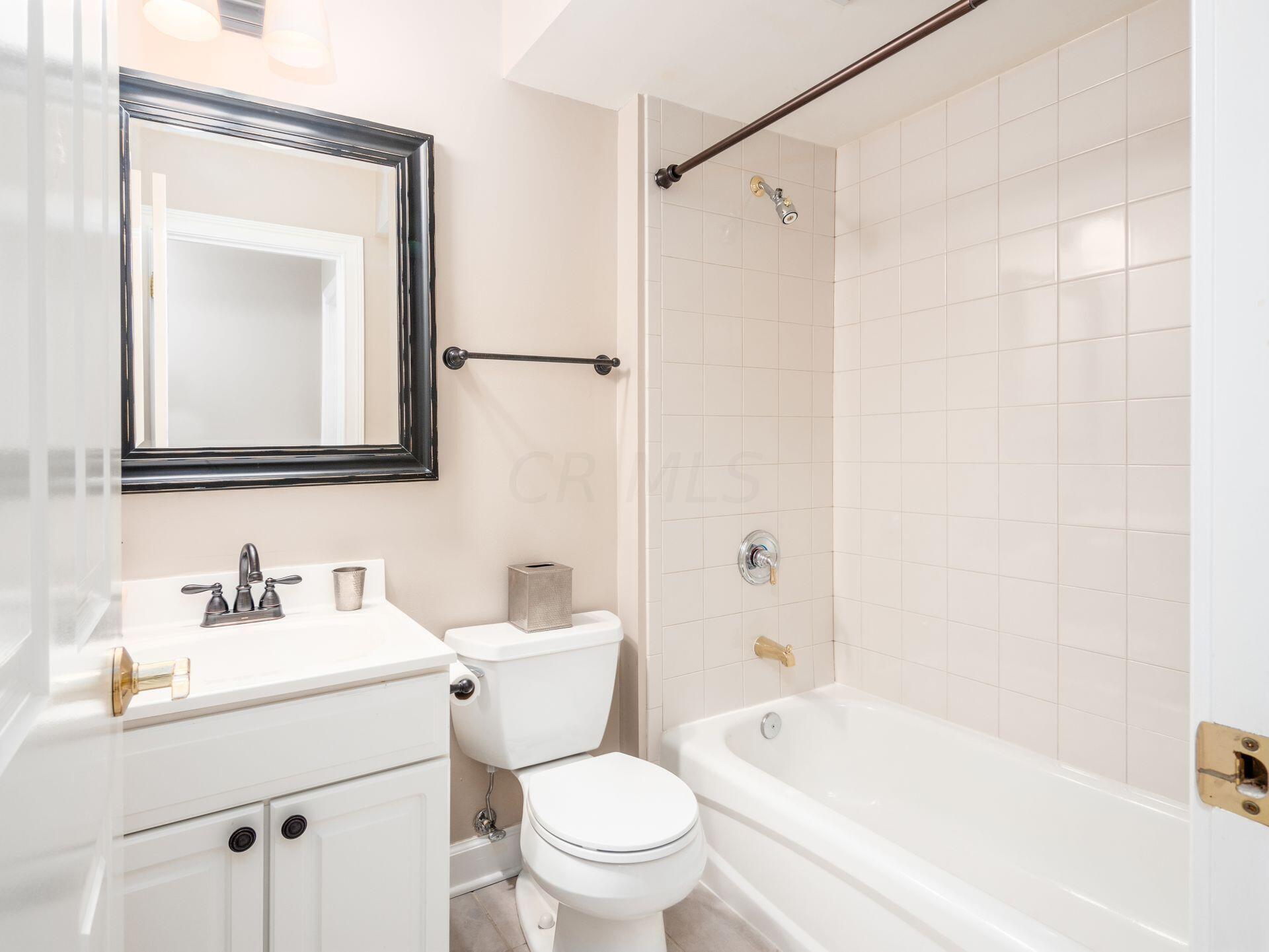 5075 Highland Lakes Avenue