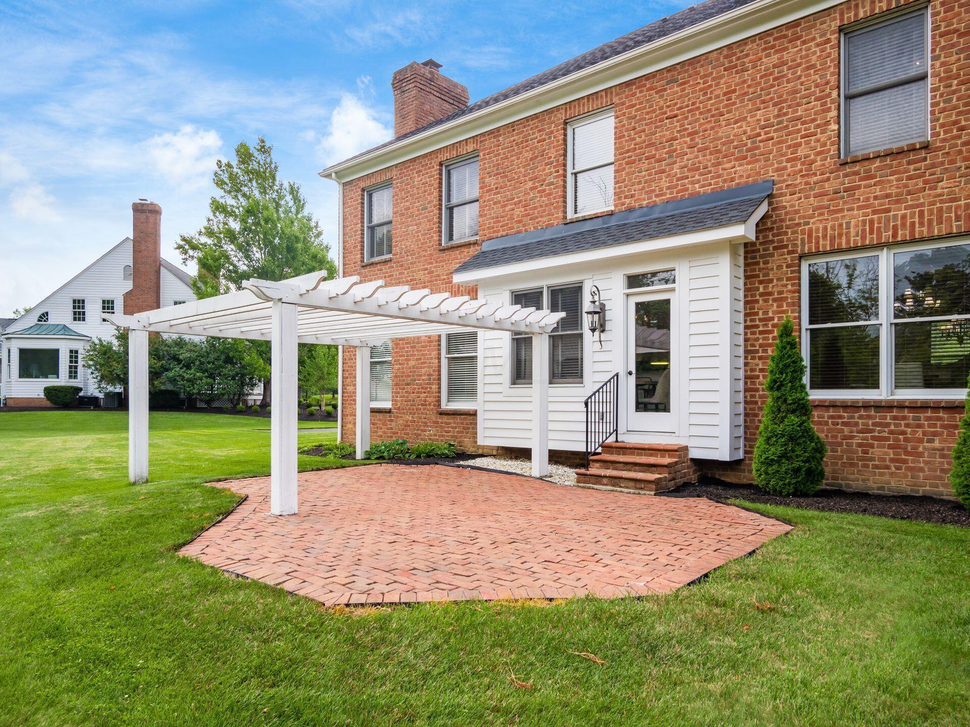 5075 Highland Lakes Avenue