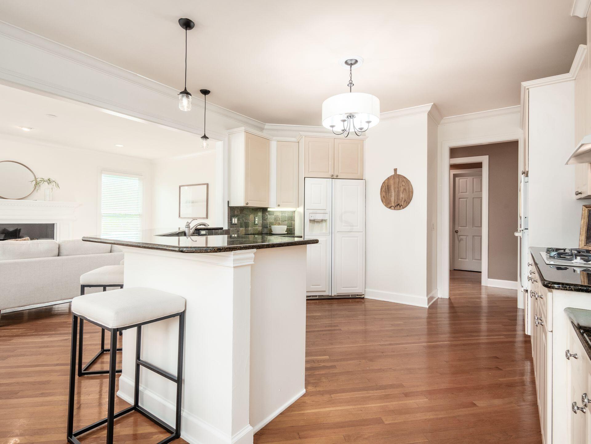 5075 Highland Lakes Avenue