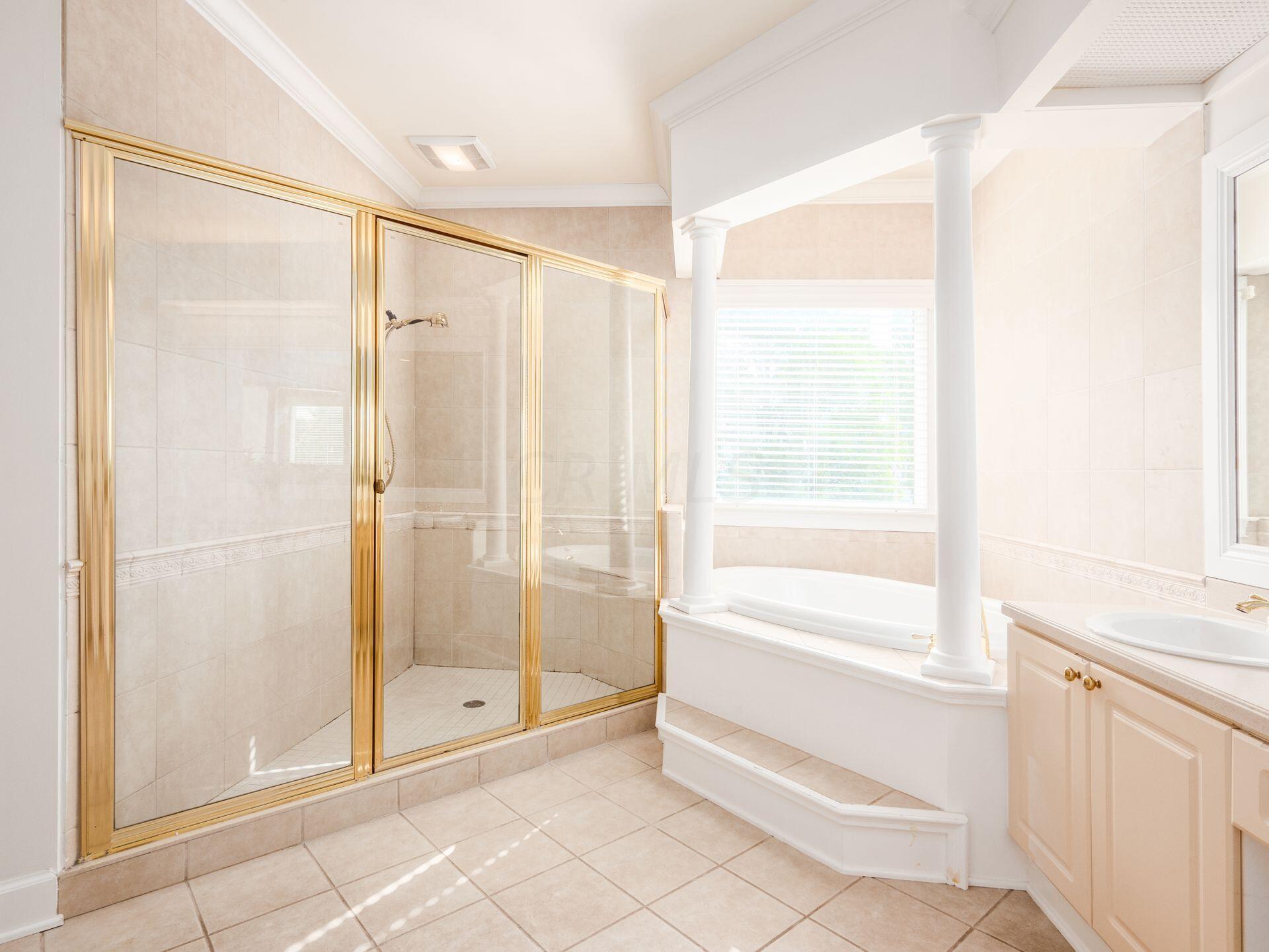 5075 Highland Lakes Avenue