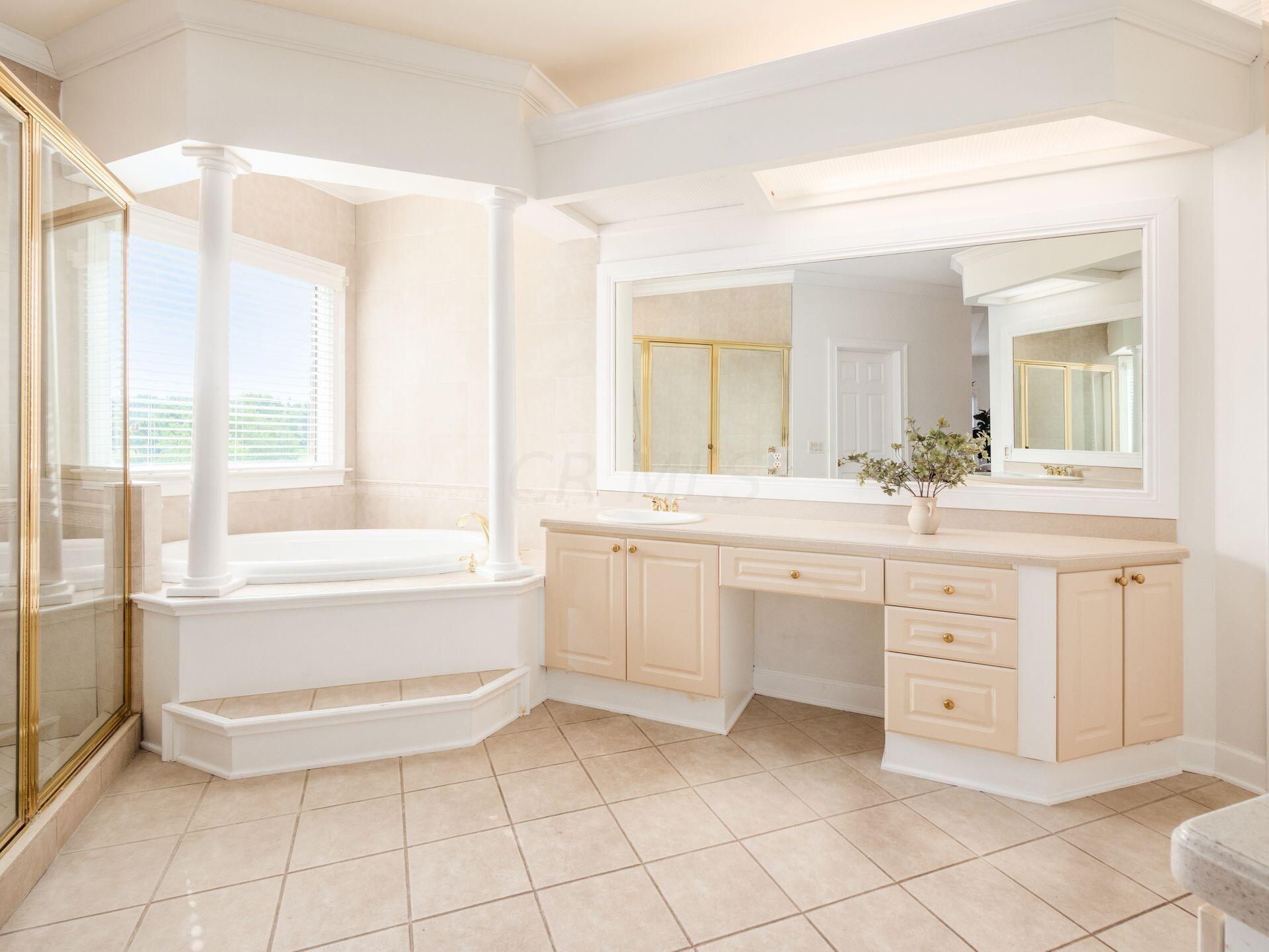 5075 Highland Lakes Avenue