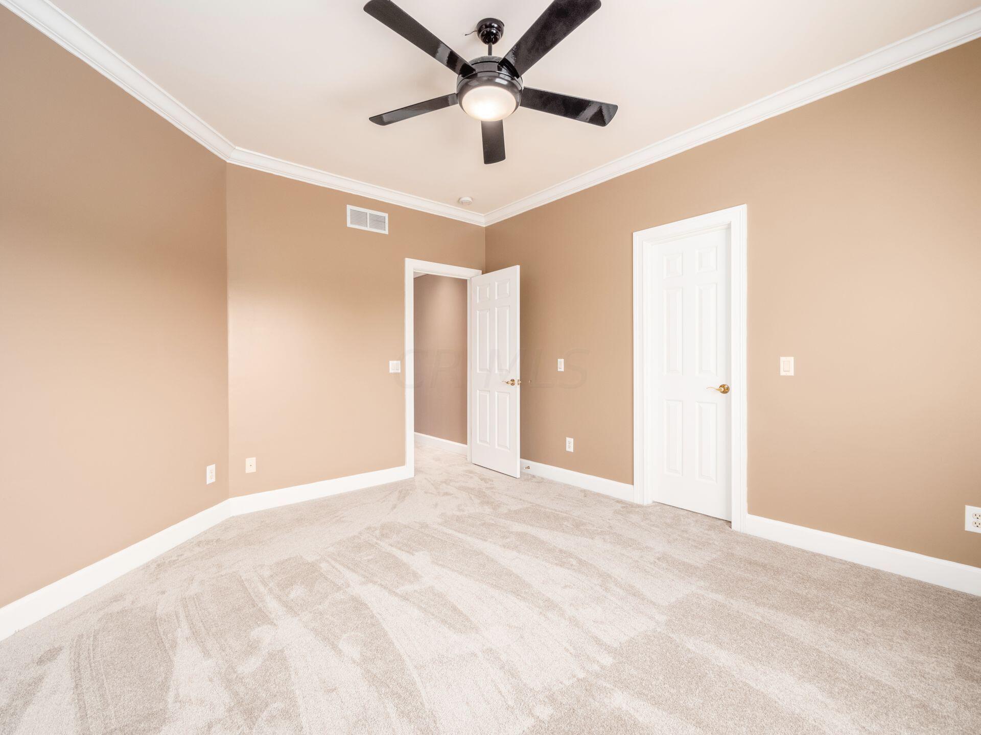 5075 Highland Lakes Avenue