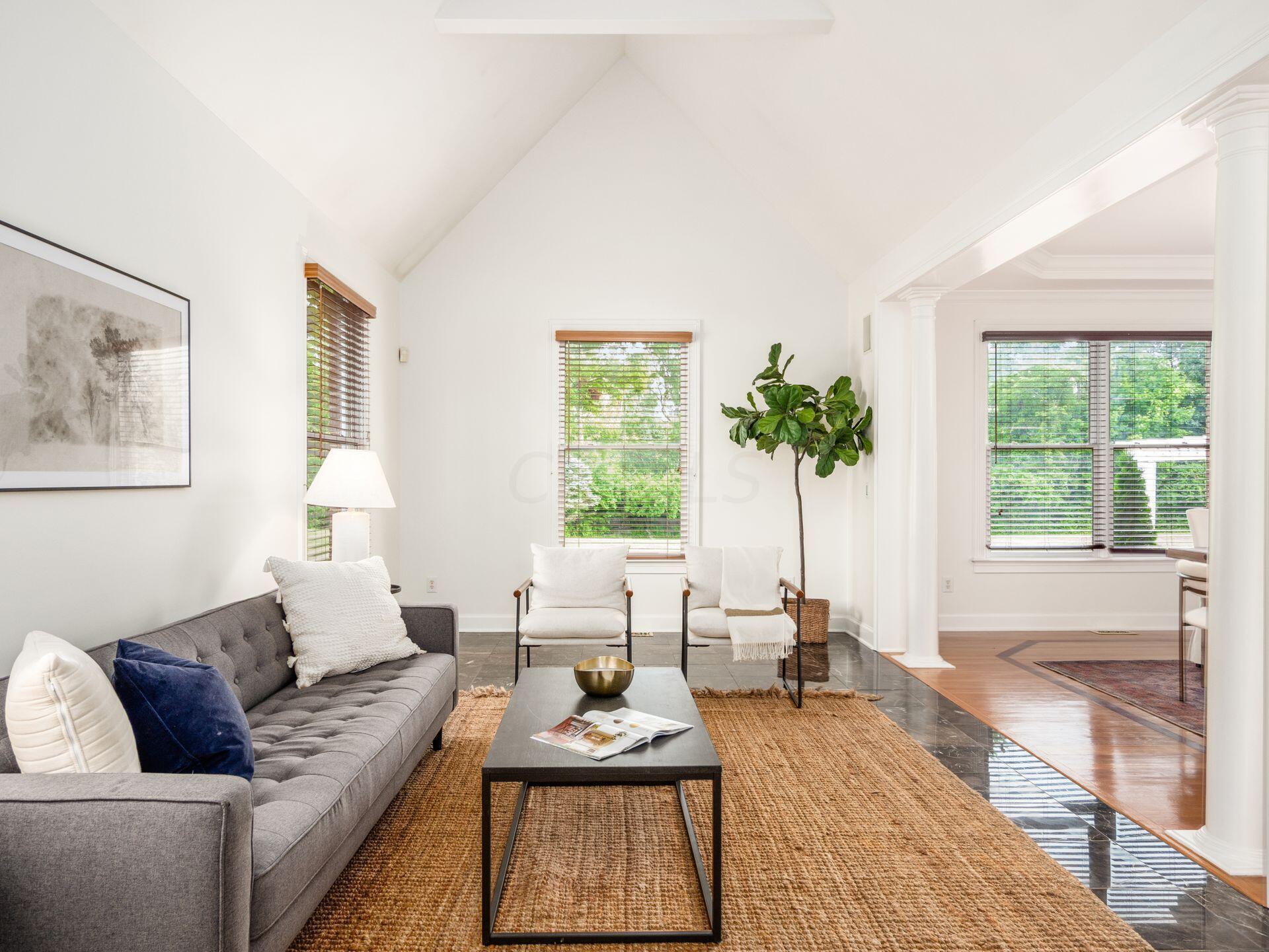 5075 Highland Lakes Avenue