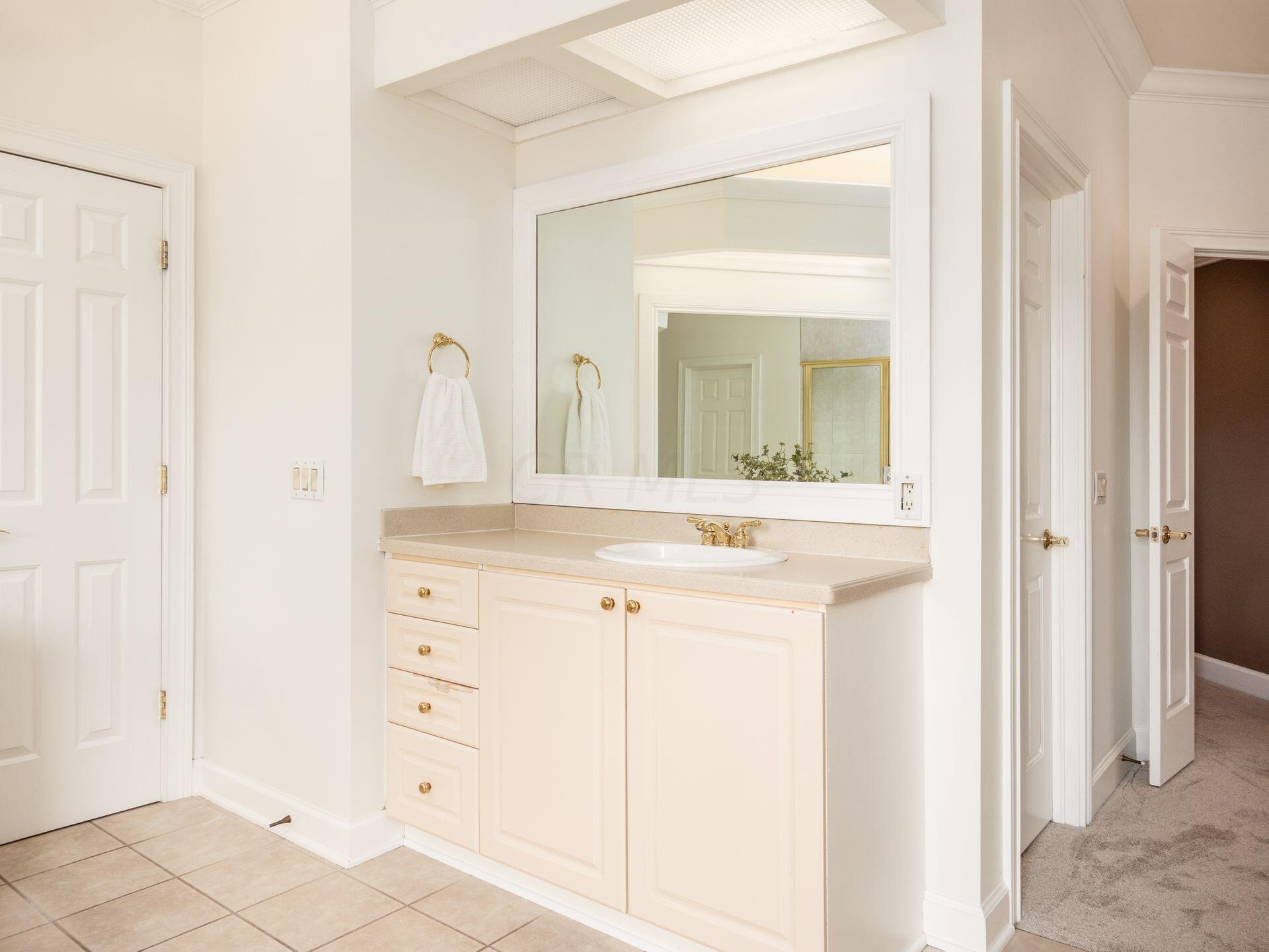 5075 Highland Lakes Avenue