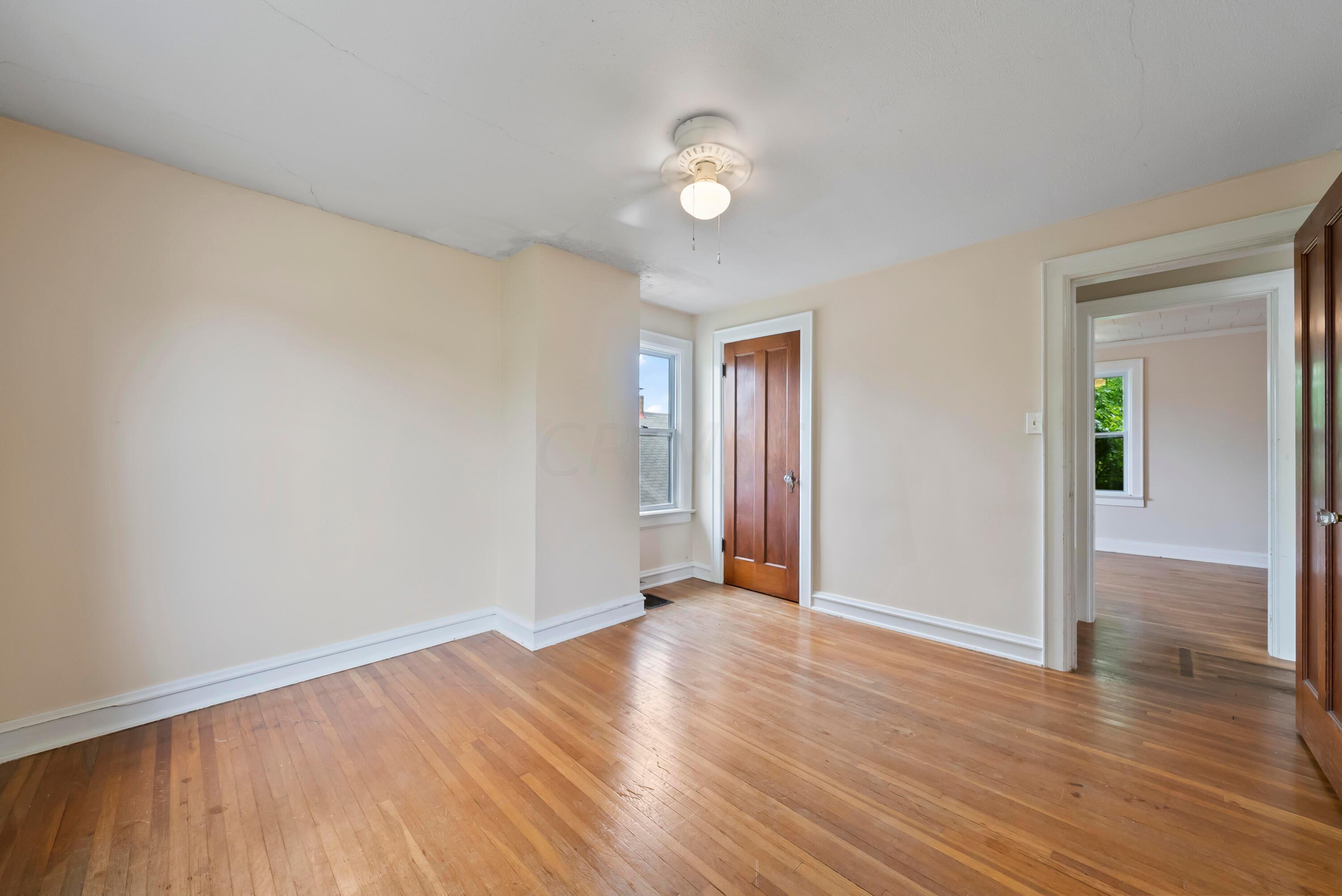606 Woodbury Avenue