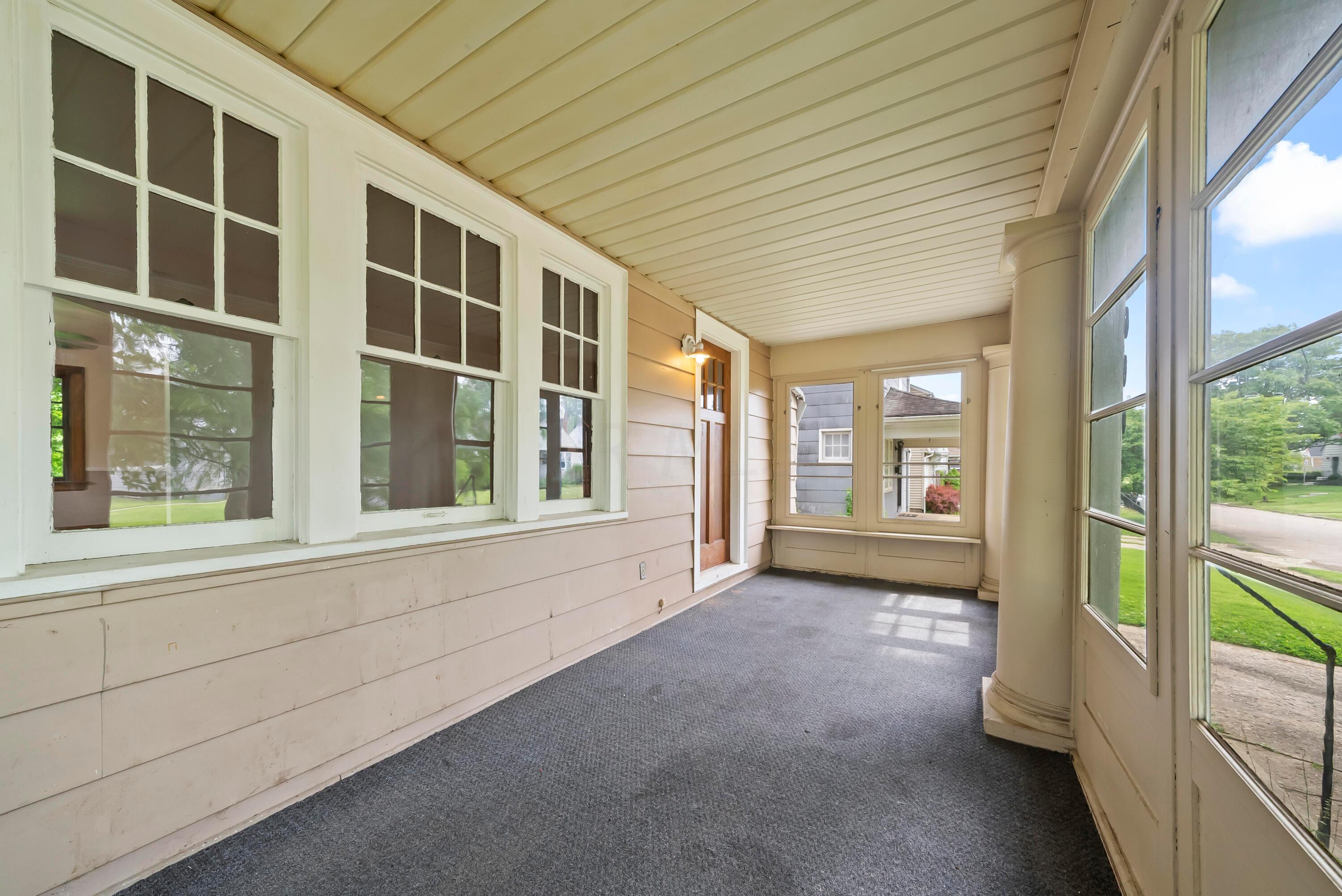 606 Woodbury Avenue
