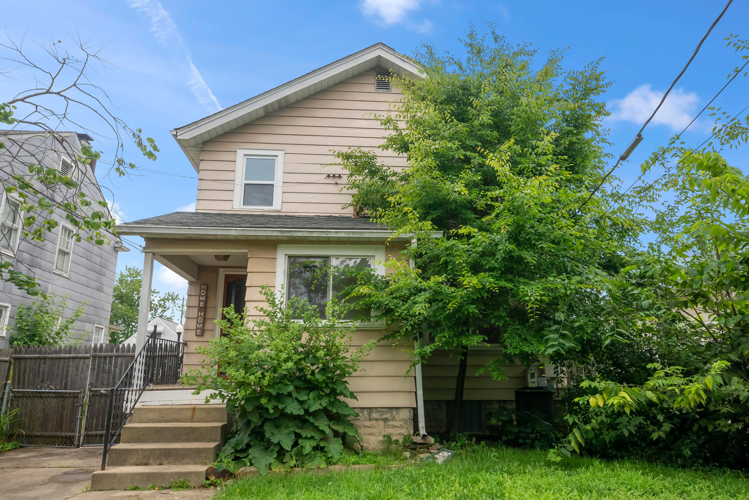 606 Woodbury Avenue