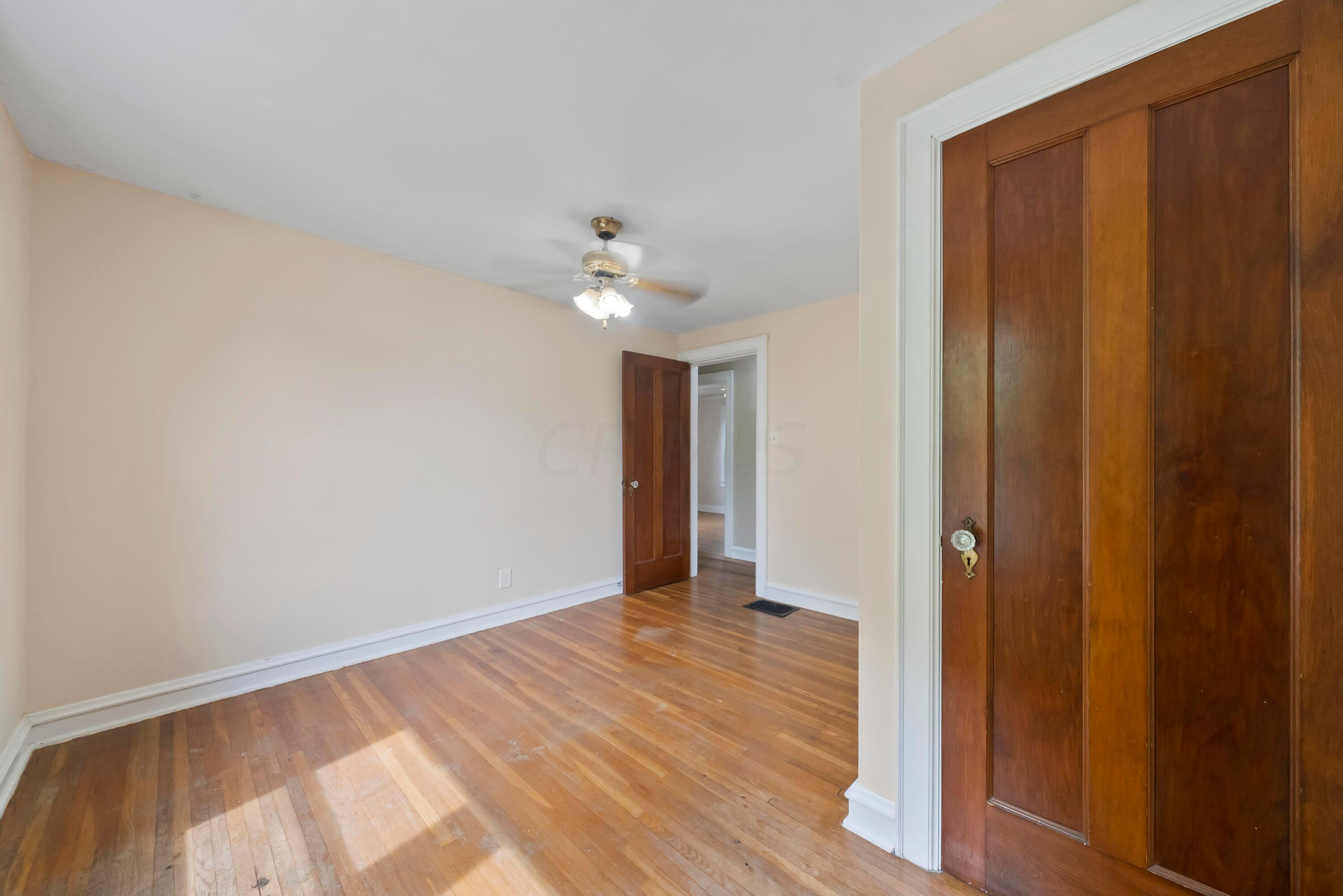606 Woodbury Avenue