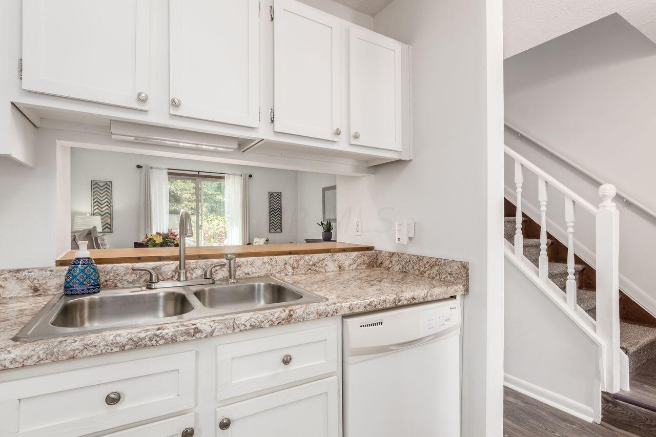 508 Foxtrail Circle W, 28