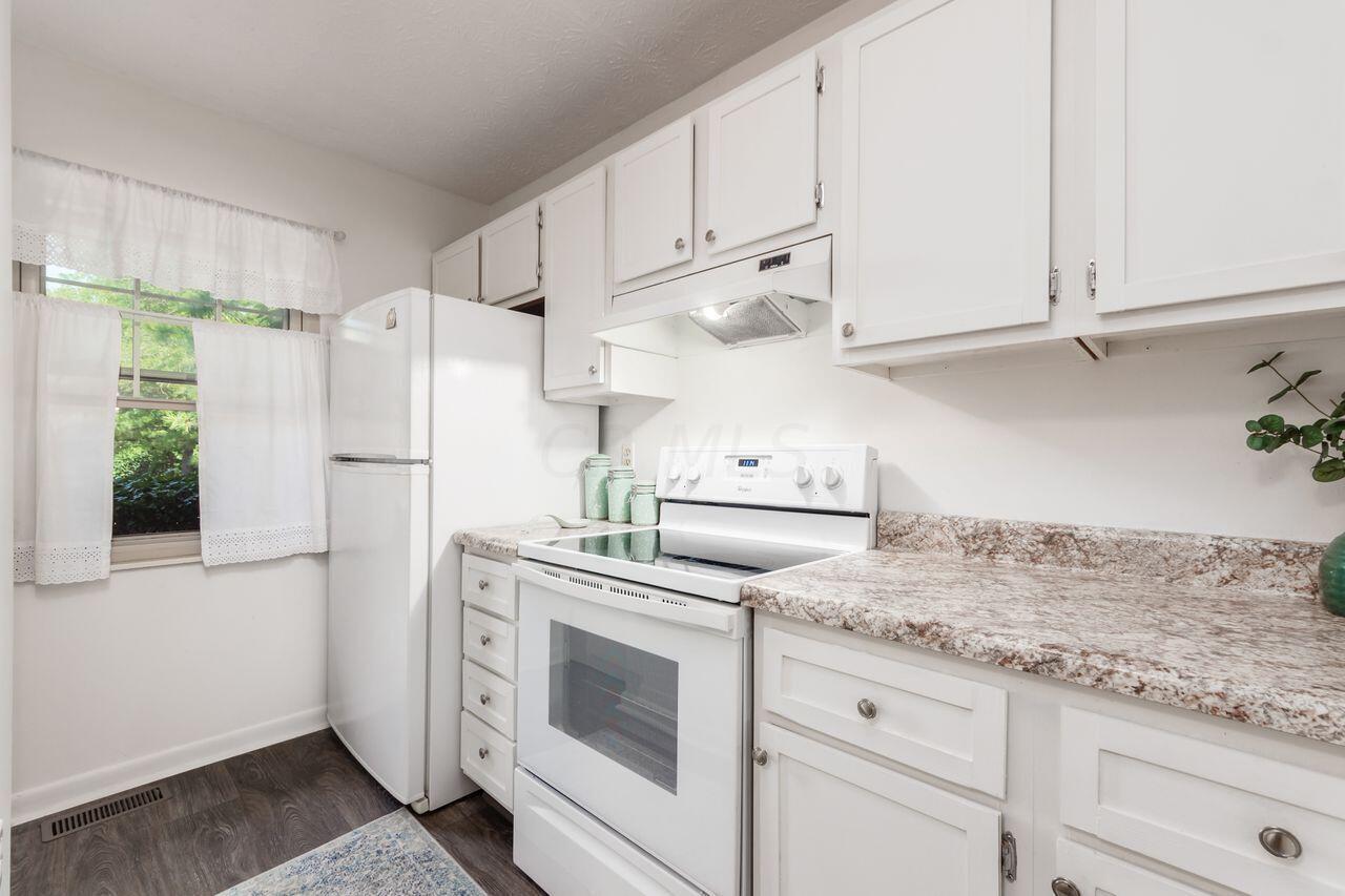 508 Foxtrail Circle W, 28
