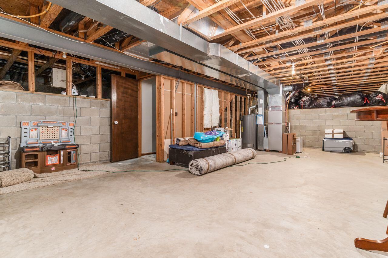 998 Gray Drive