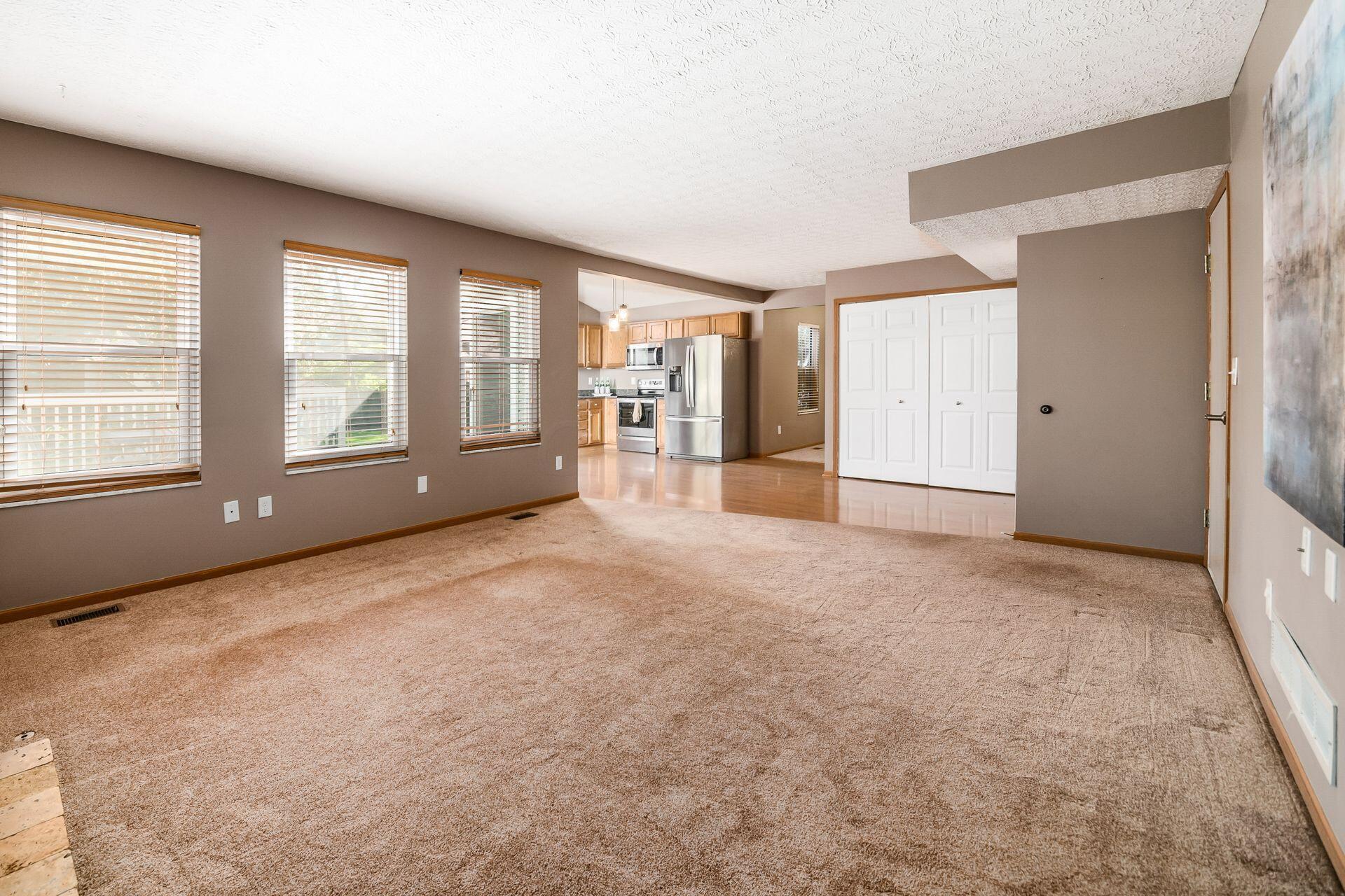 5973 Heritage Farms Court