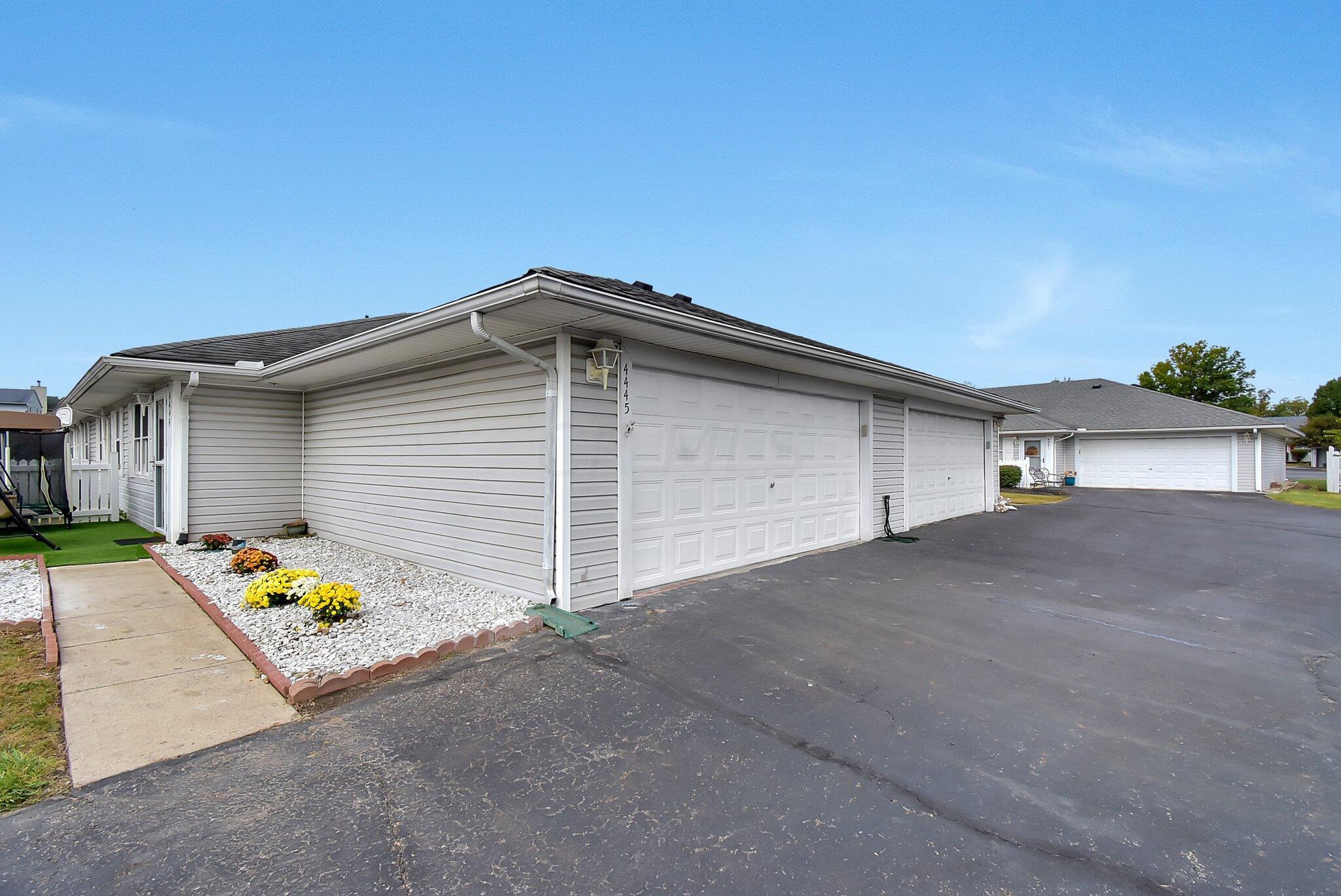 4445 Hammerton Drive, 9-C