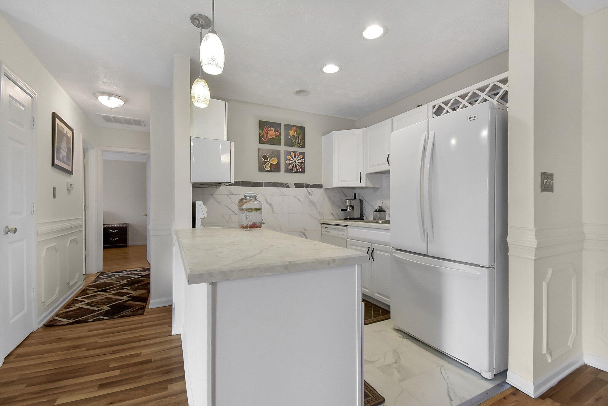 4445 Hammerton Drive, 9-C