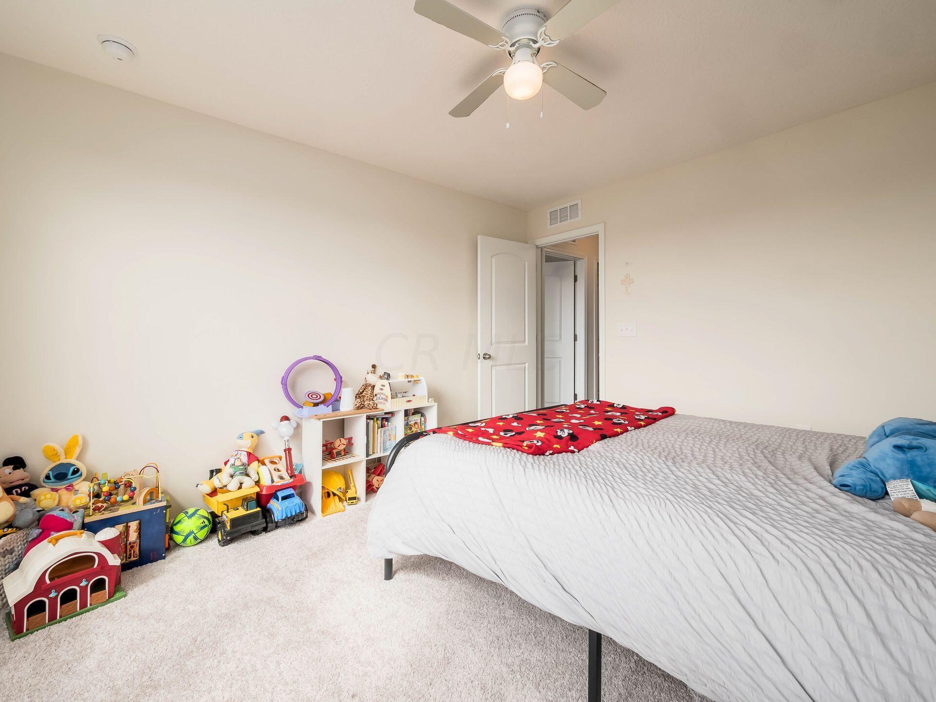 121 Leather Leaf Circle