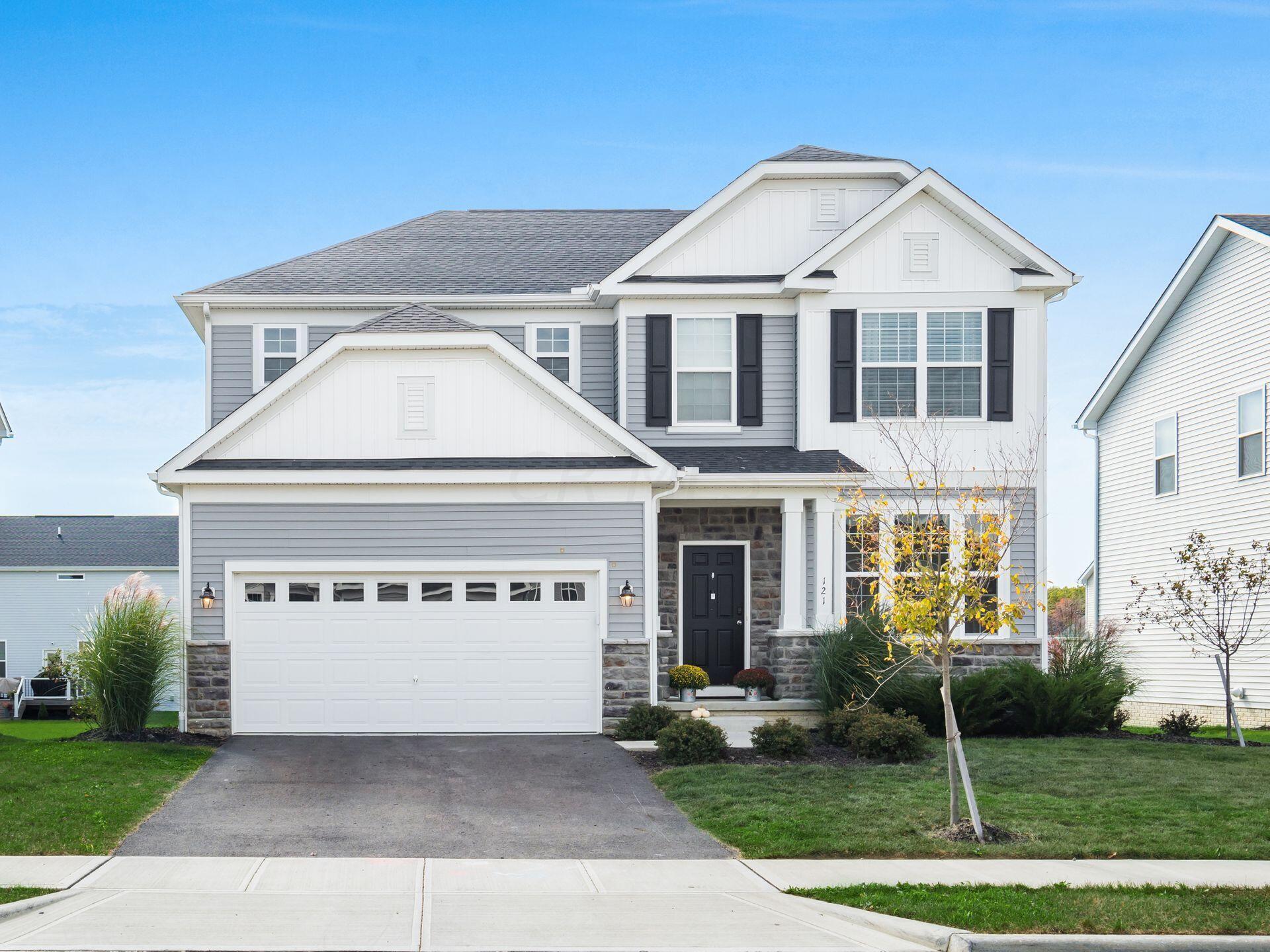 121 Leather Leaf Circle