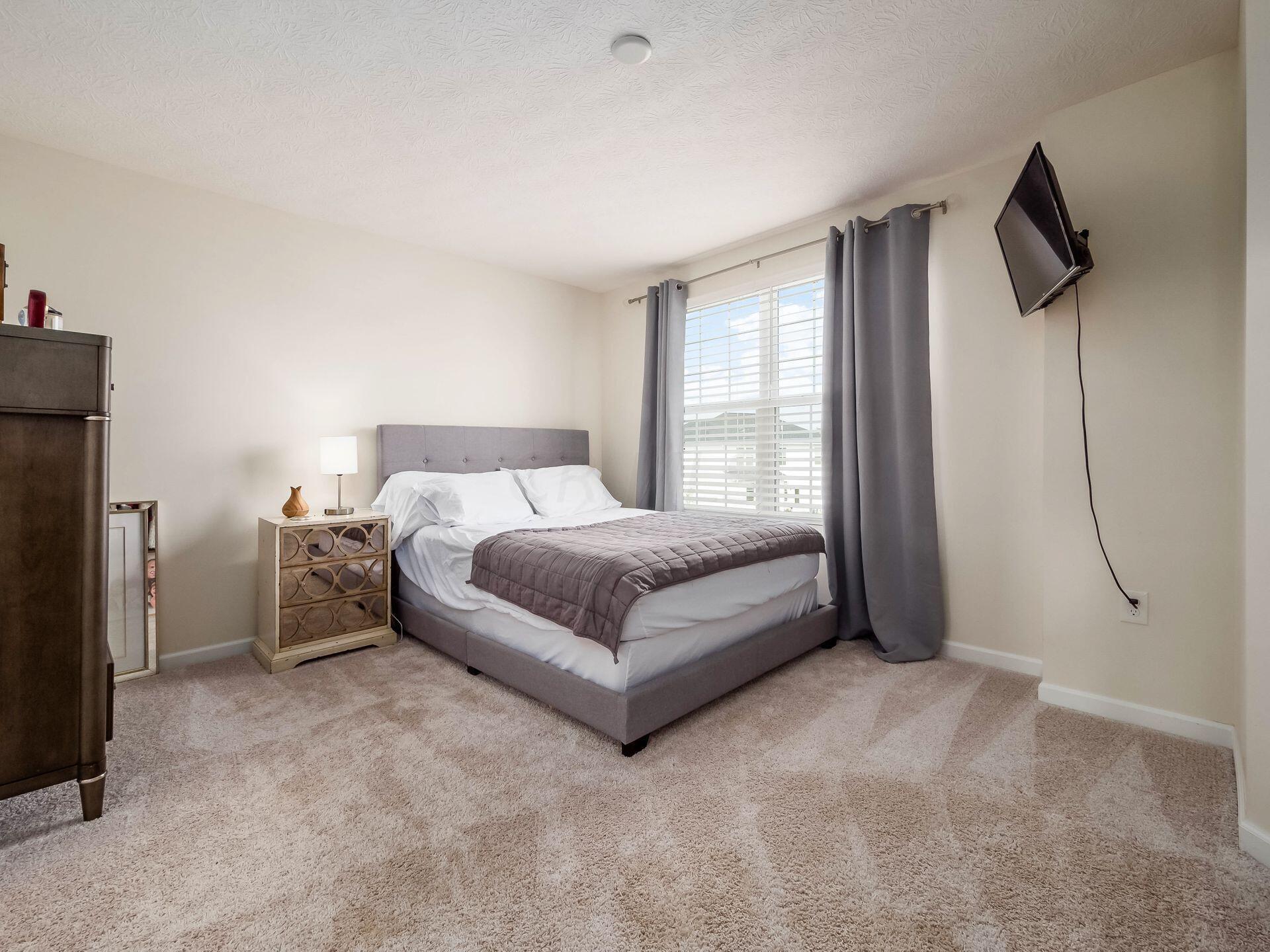 121 Leather Leaf Circle